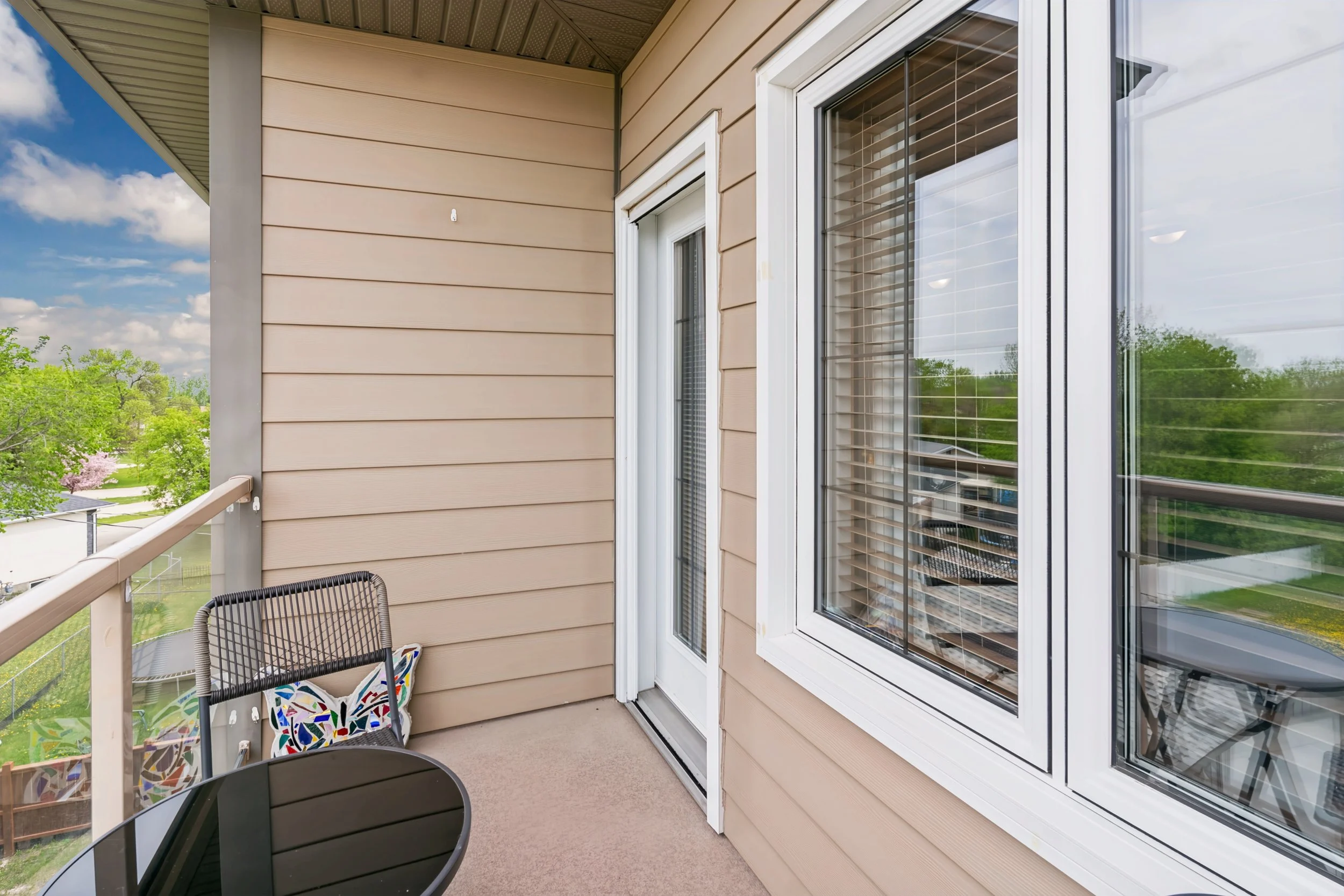 033 Spacious 2-bedroom 2-bathroom condo for sale in Lorette Manitoba.jpg