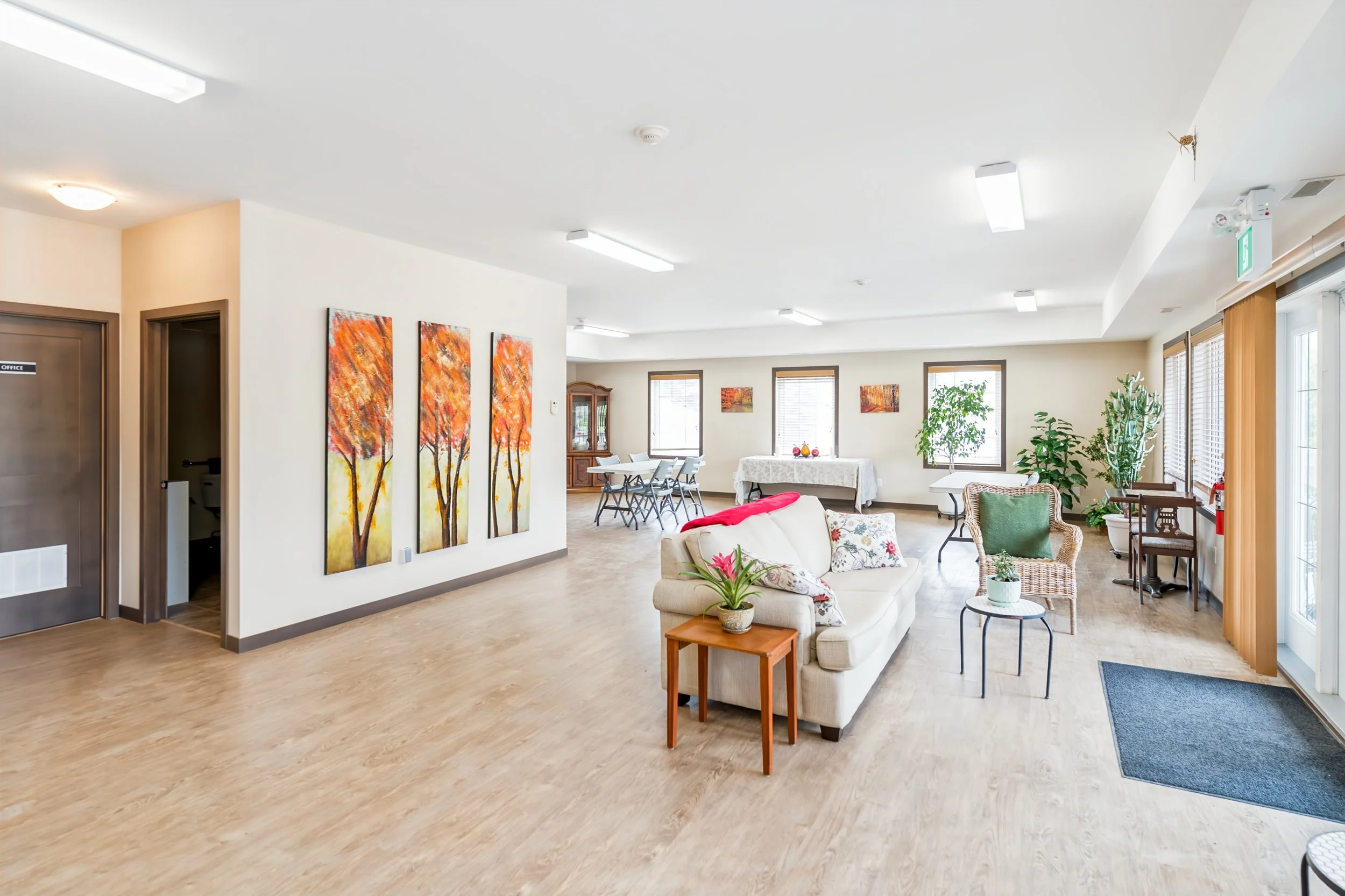036 Party room and common area at Chateau Lorette condos.jpg