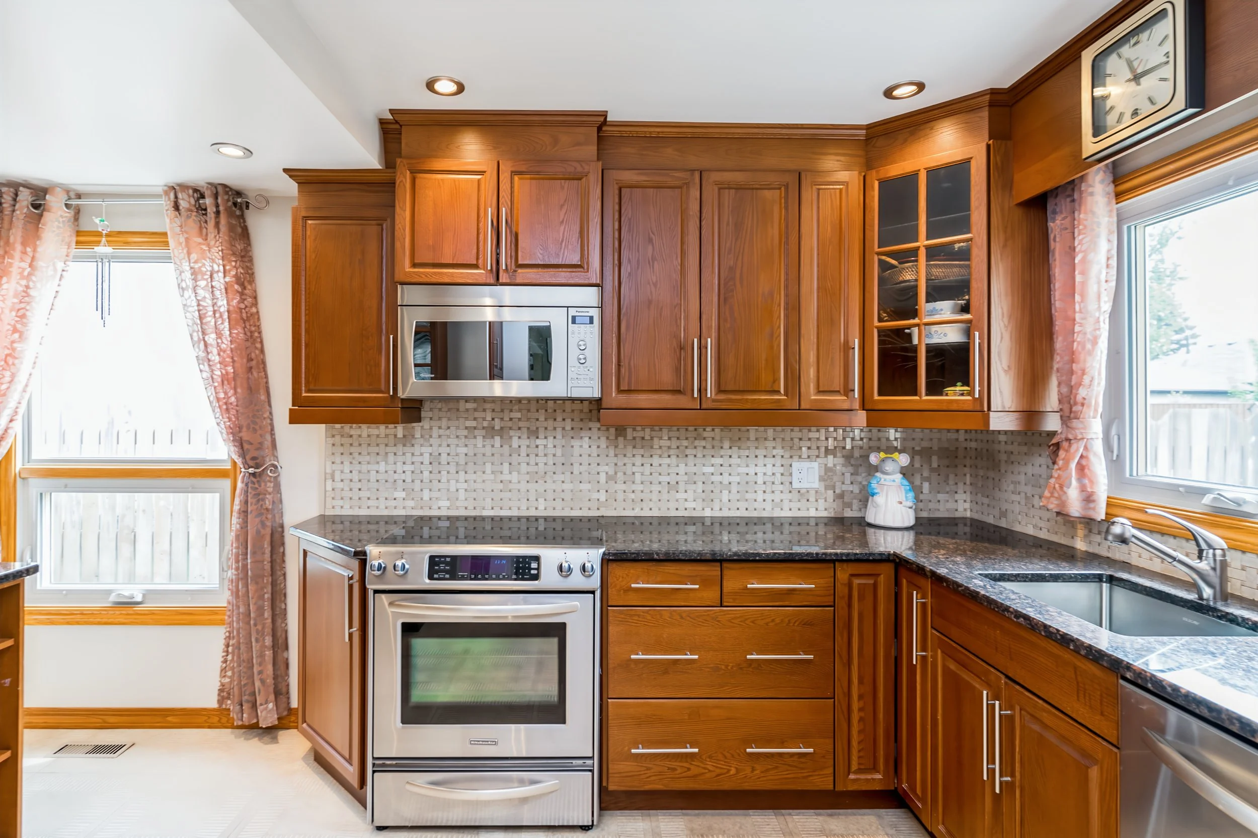 021 custom kitchens in winnipeg.jpg