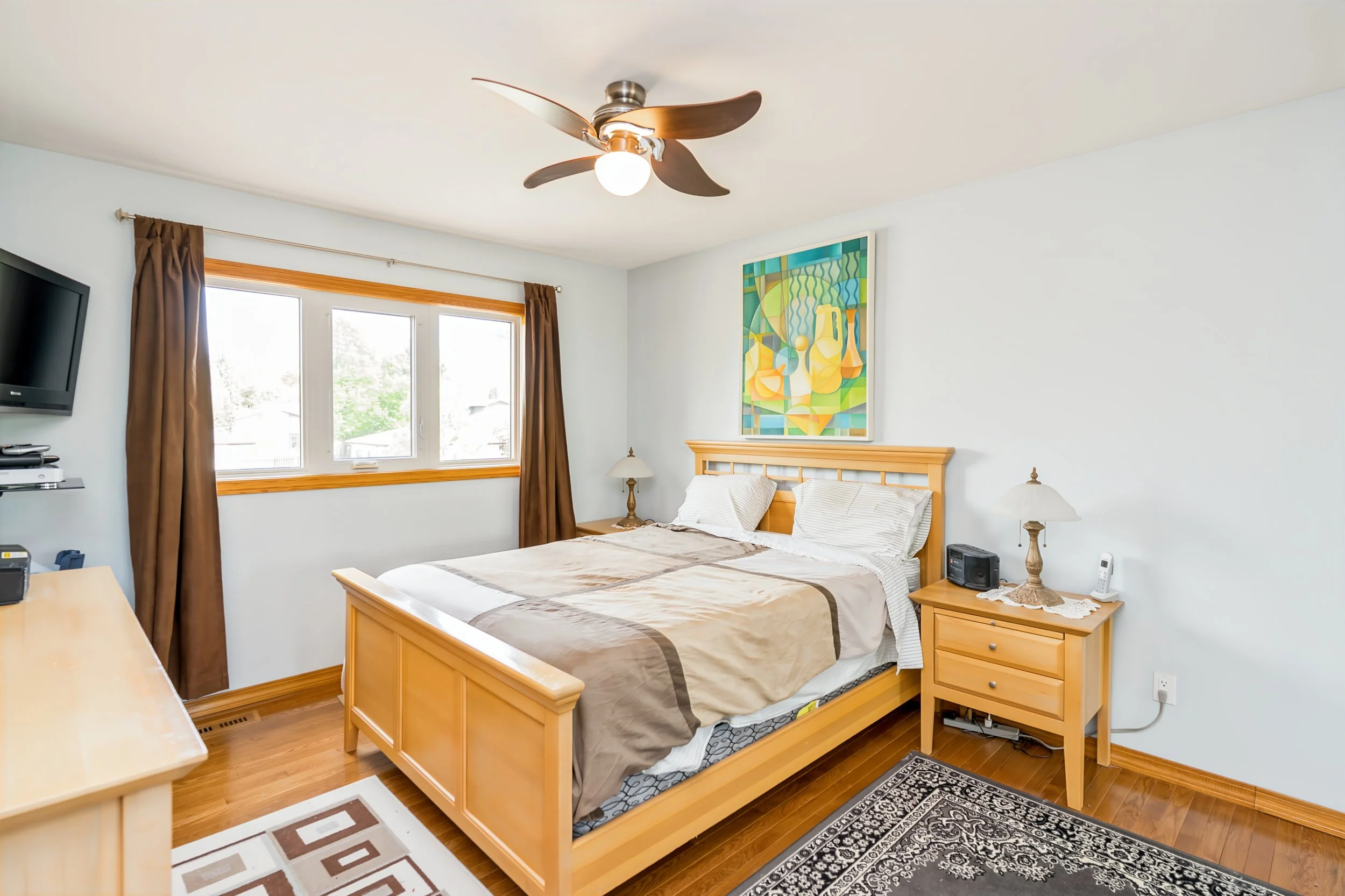 025 Huge primary bedroom in Oakwood Estates Winnipeg.jpg