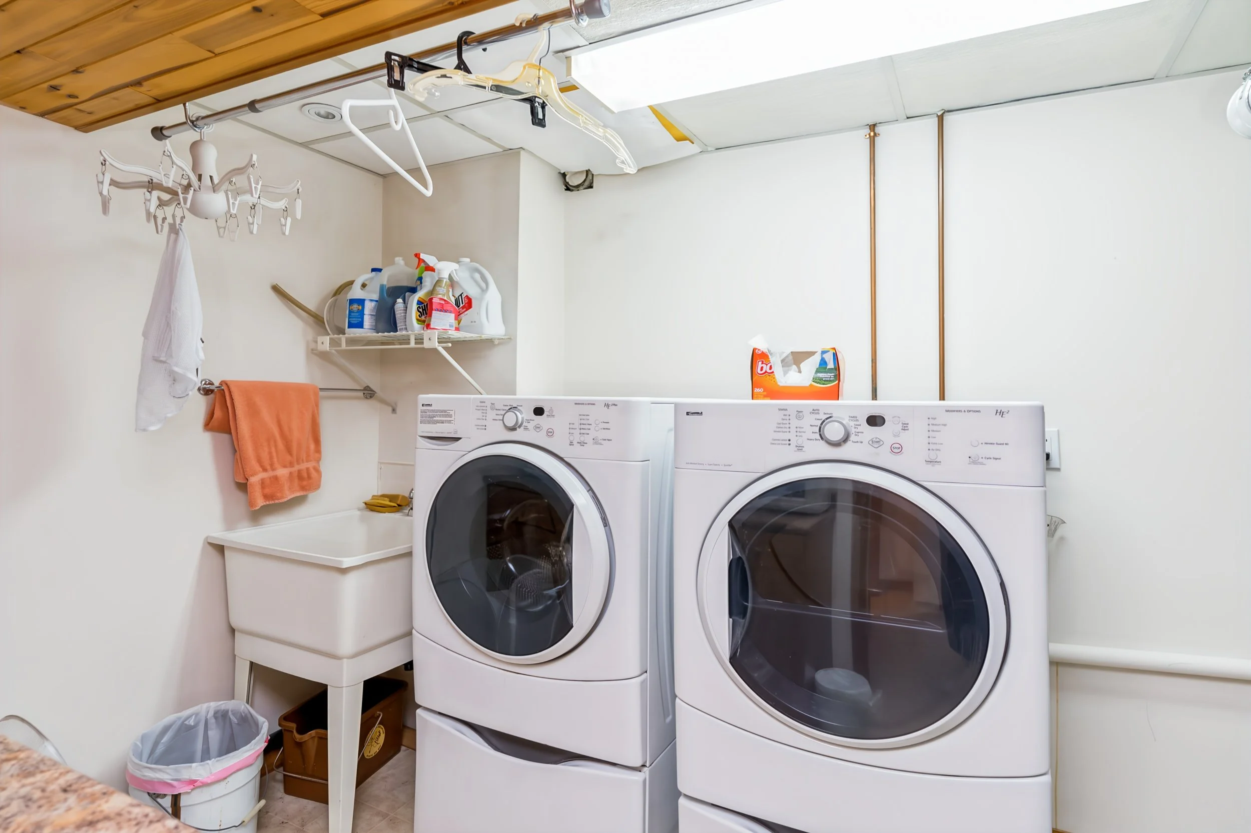 039 bright and cheerful laundry rooms in winnipeg.jpg