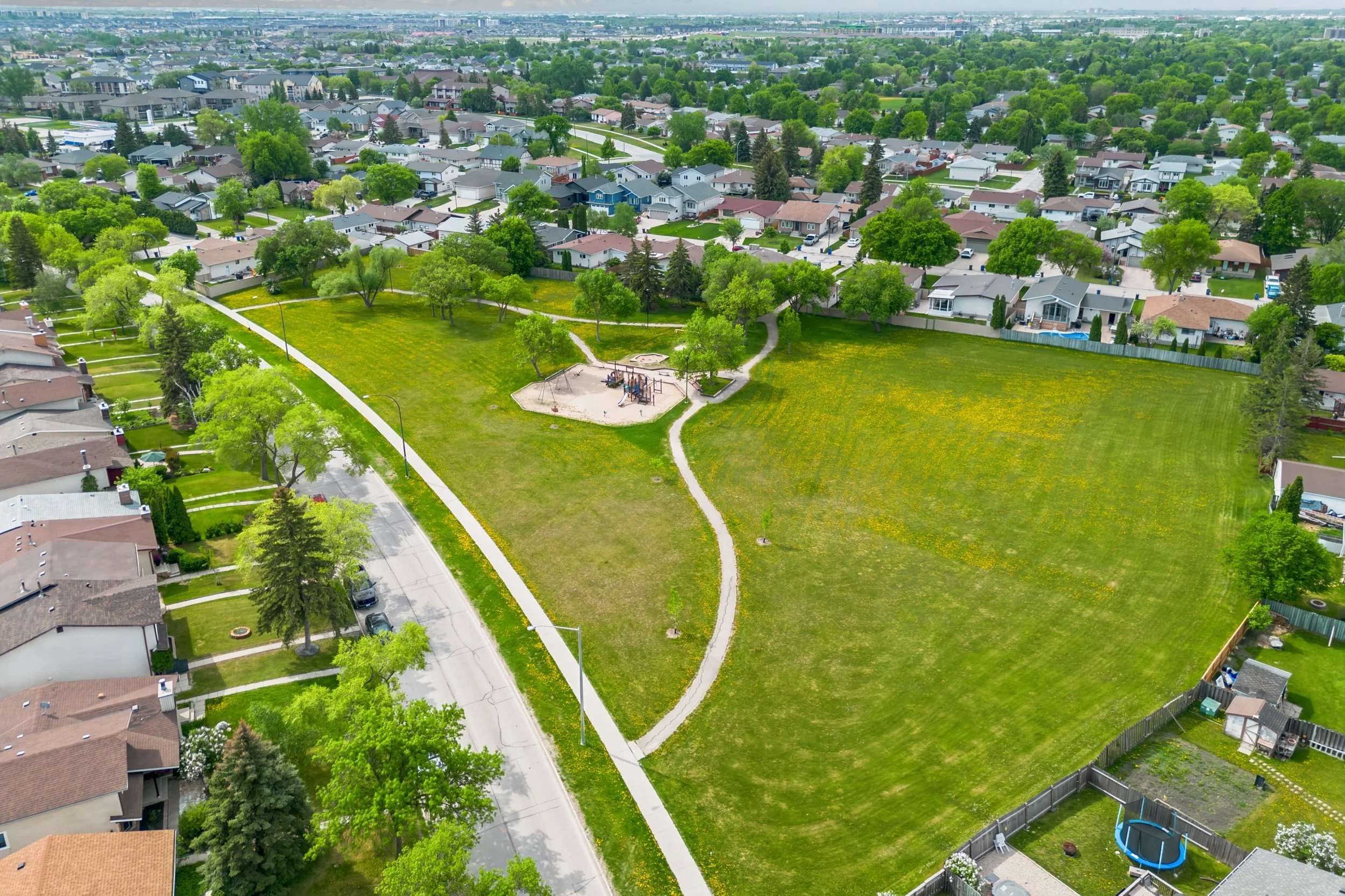 050 North Kildonan Listing Realtors.jpg