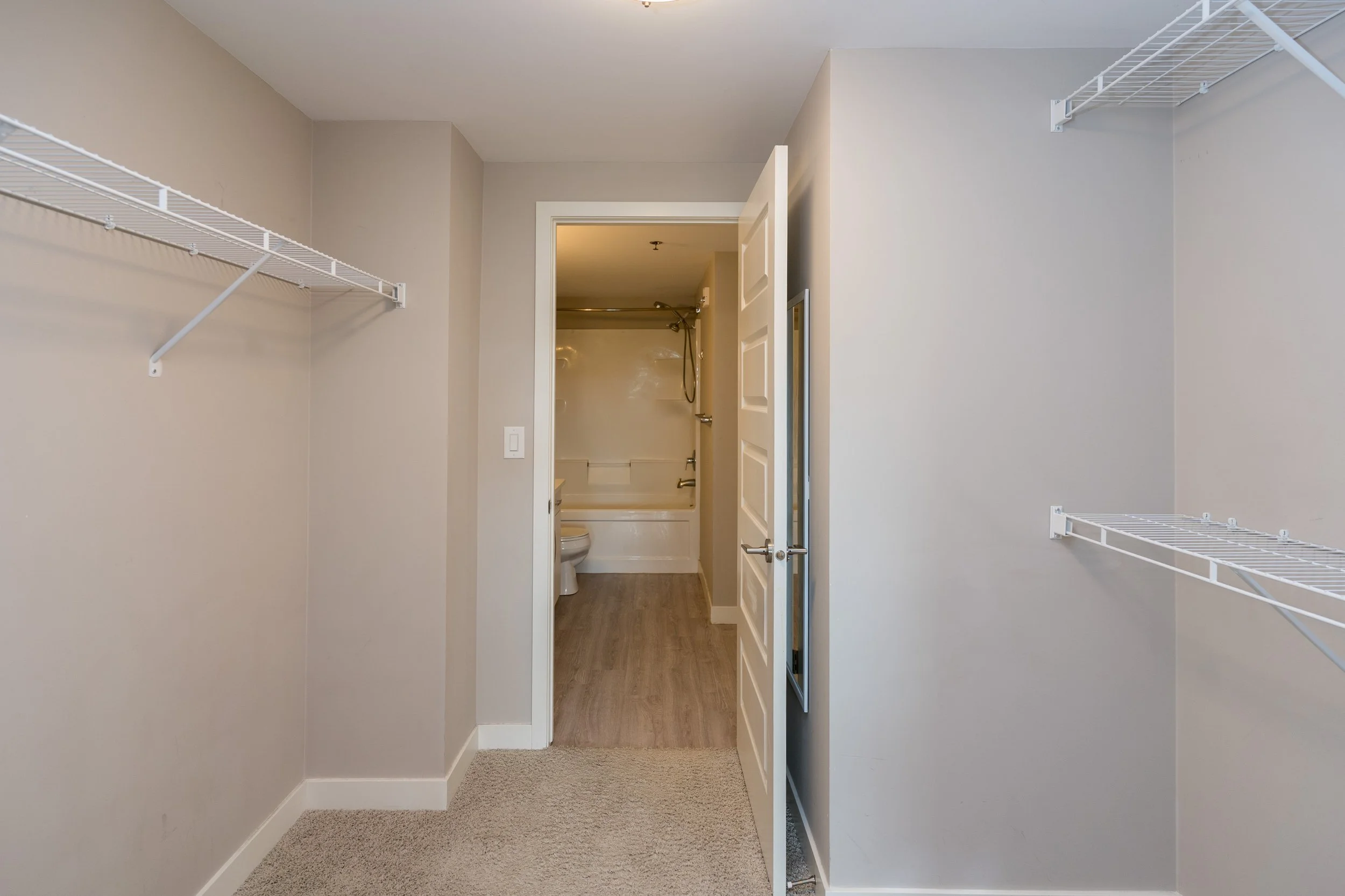 017 walk in closets in condominiums winnipeg.jpg