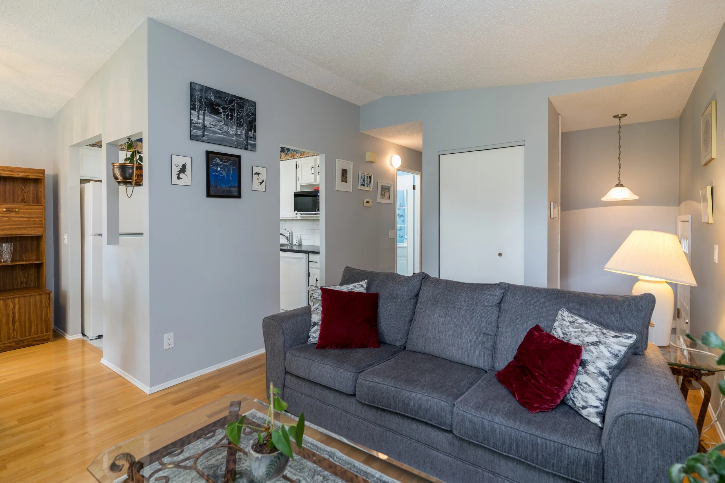 006 Comfortable living room in lovingly maintained Winnipeg home.jpg