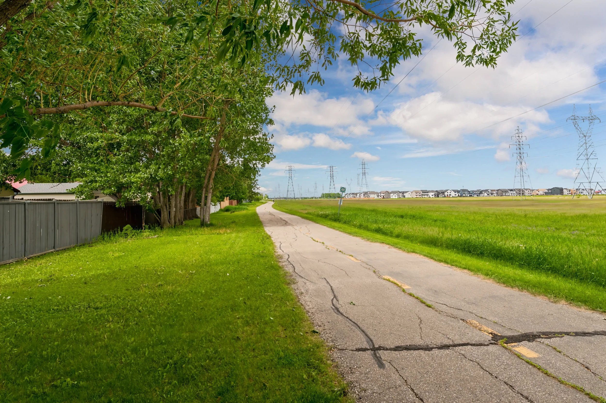 043 Transcona Trail access from Northcliffe Drive.jpg