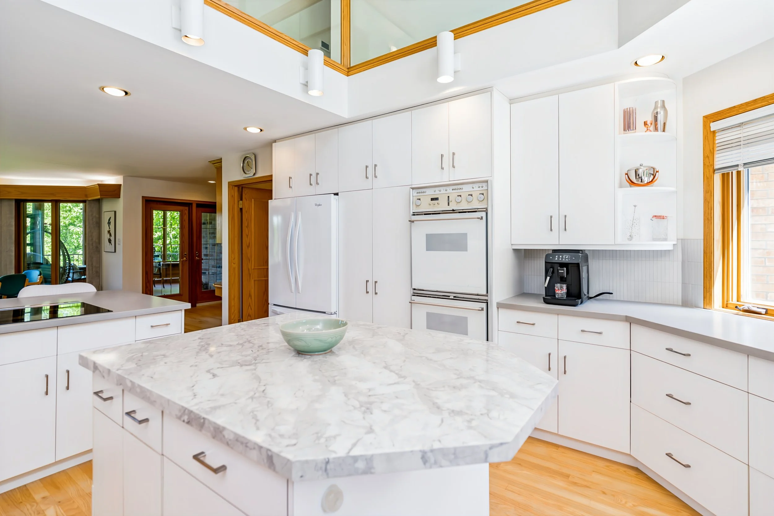 017 luxury realtor in Winnipeg Manitoba.jpg