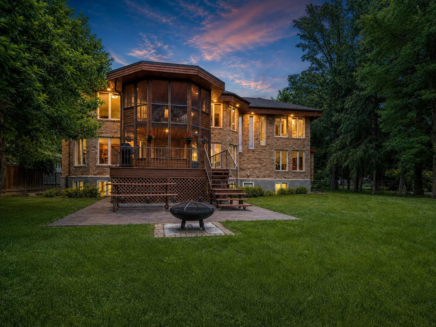 092 Winnipeg luxury home with screened sunroom and river views.jpg