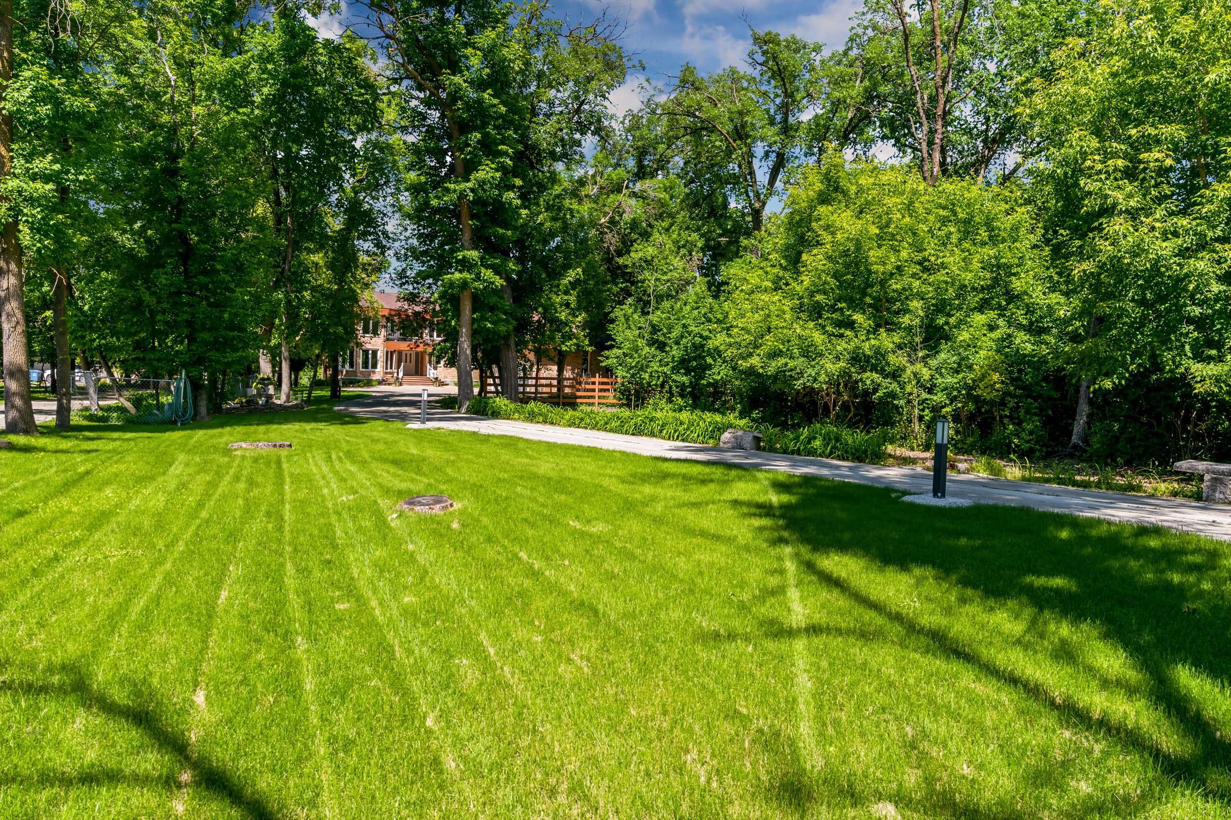 104 Front approach to prestigious River Road riverfront home.jpg