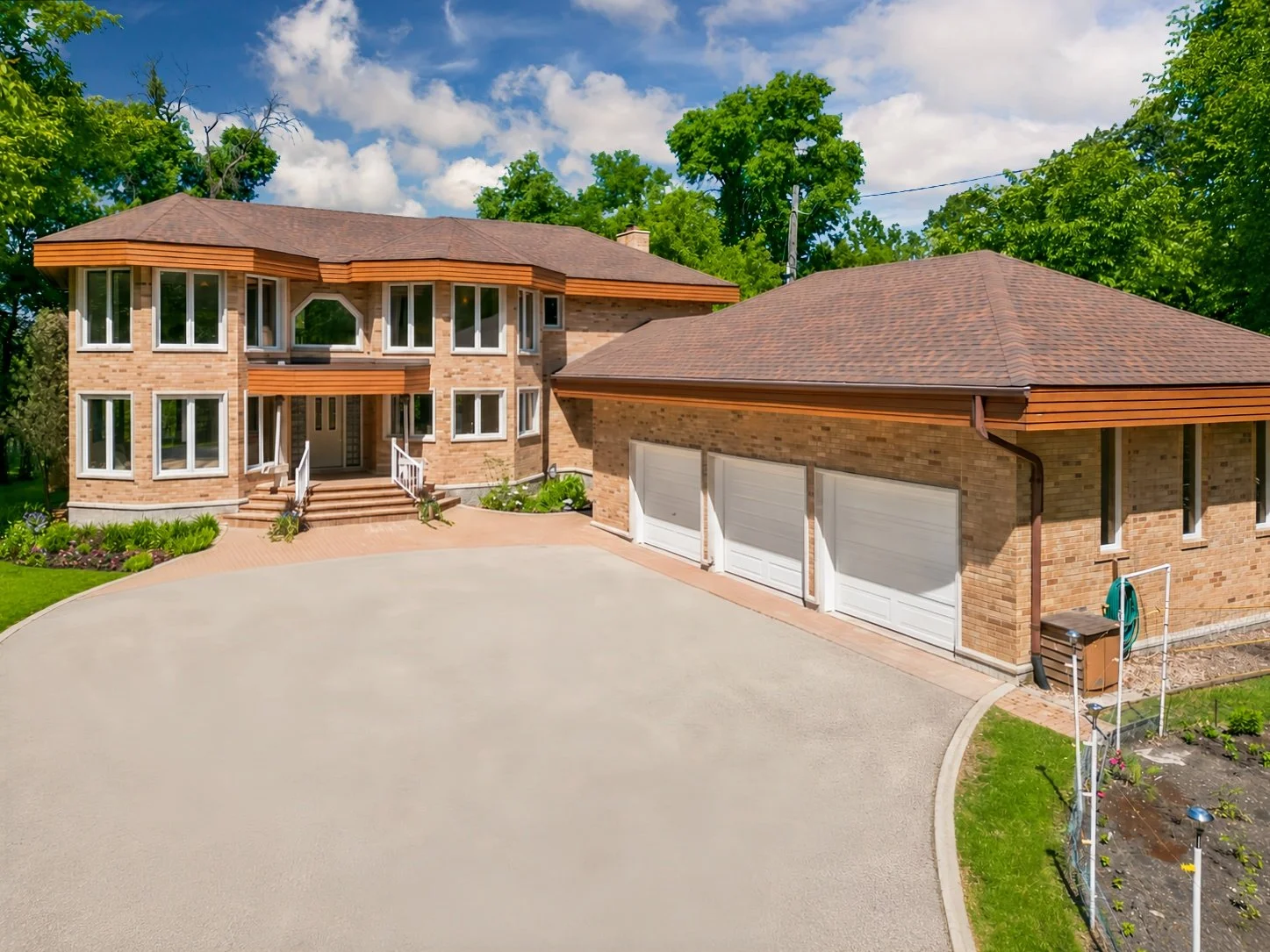 106 Prestigious River Road home with scale, setting, and craftsmanship.jpg