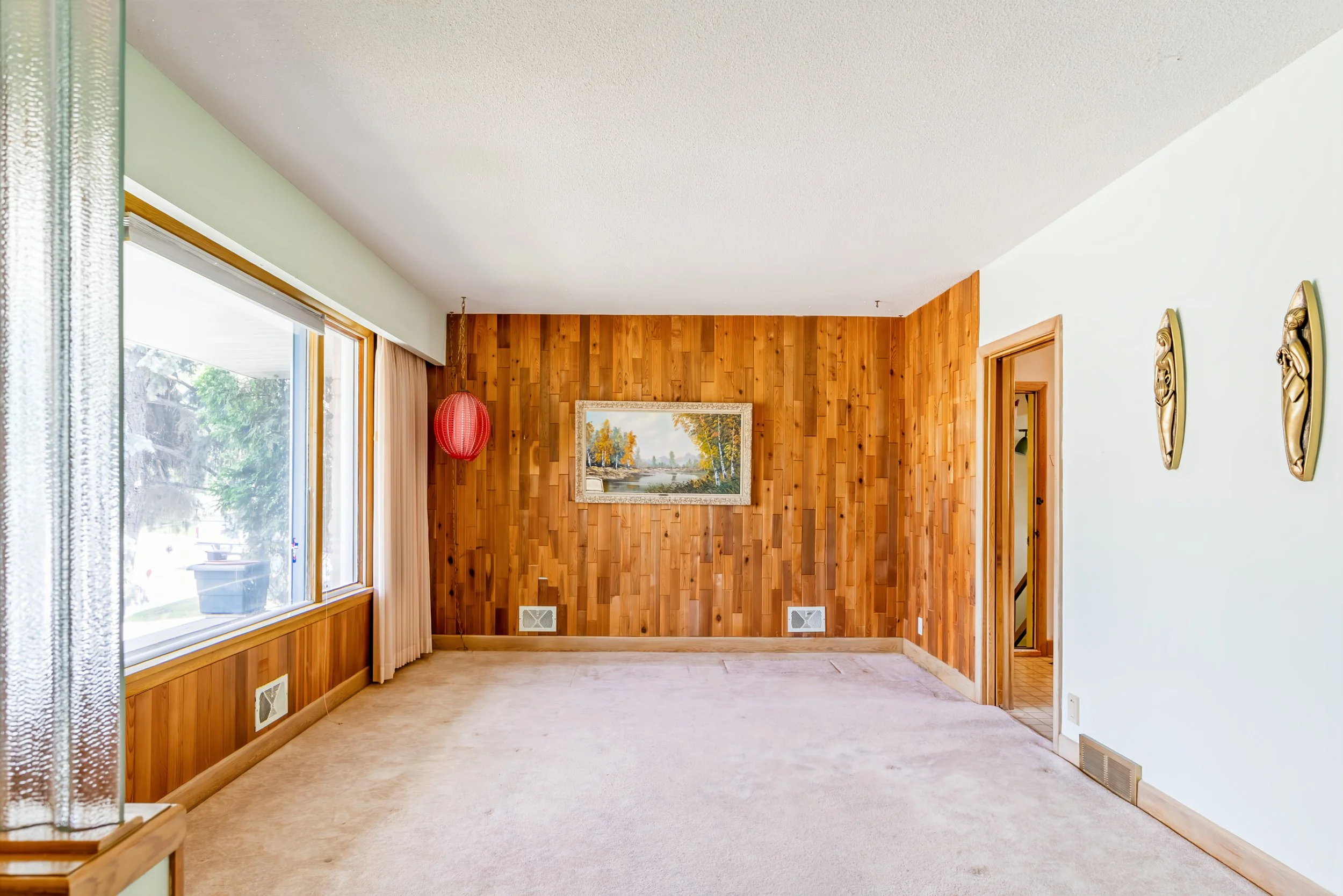 007 Solid family home in east fort garry.jpg