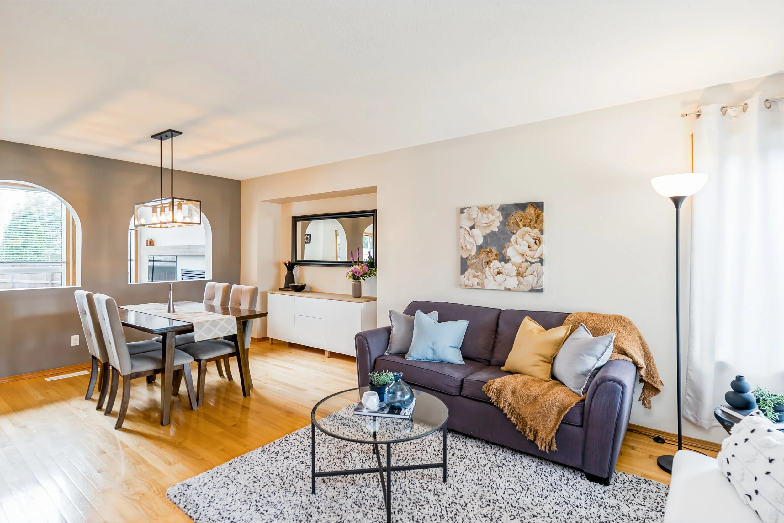 003 Formal dining area in Royalwood family home.jpg