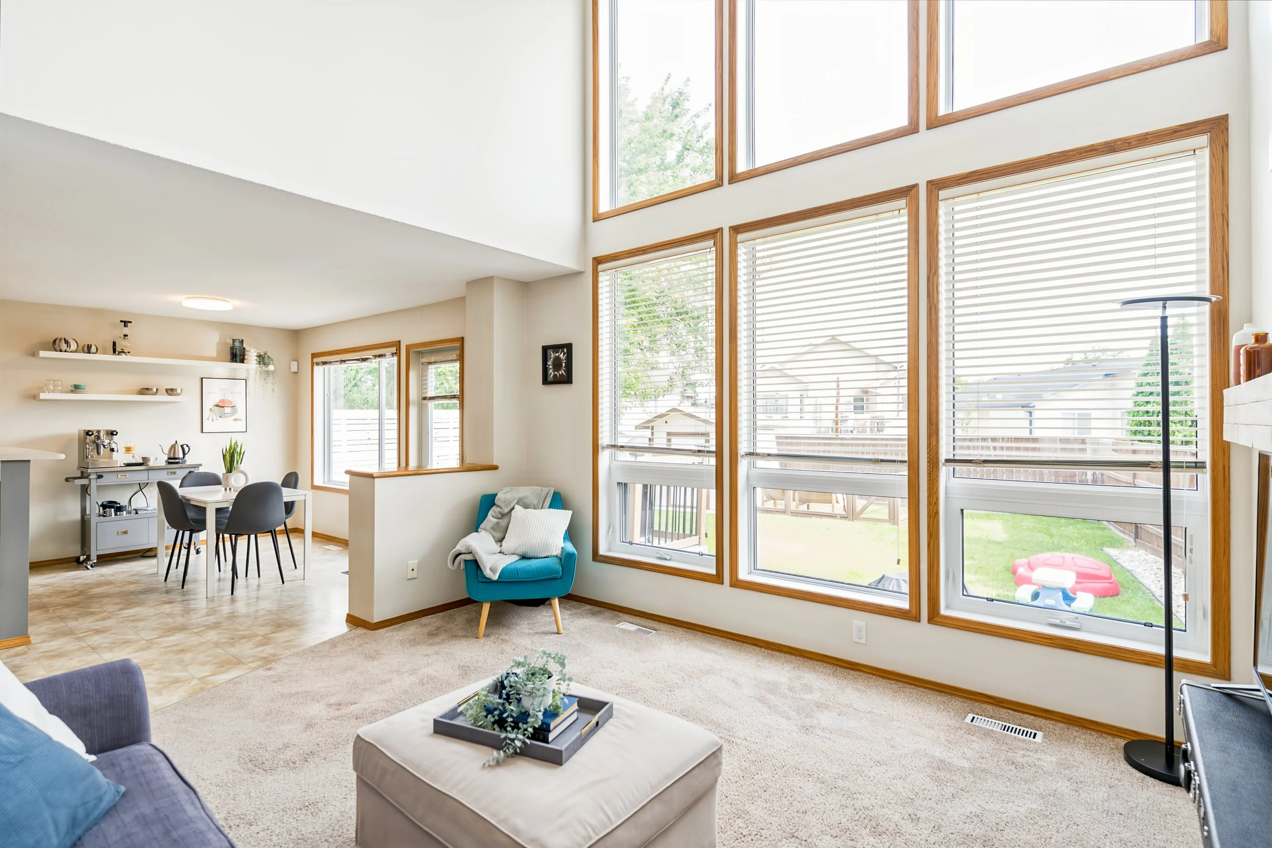 023 Dramatic wall of windows in Royalwood great room.jpg