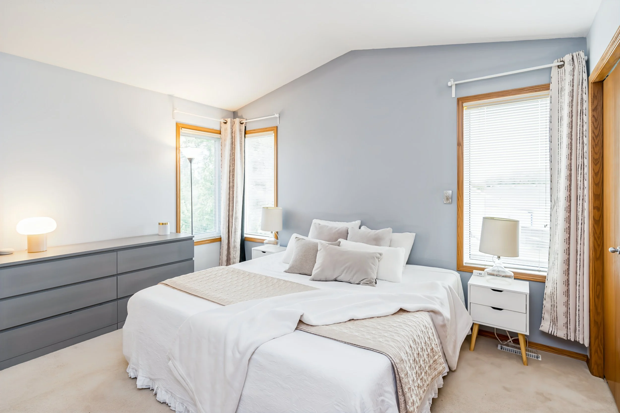 028 vaulted ceilings in primary bedroom in royalwood.jpg