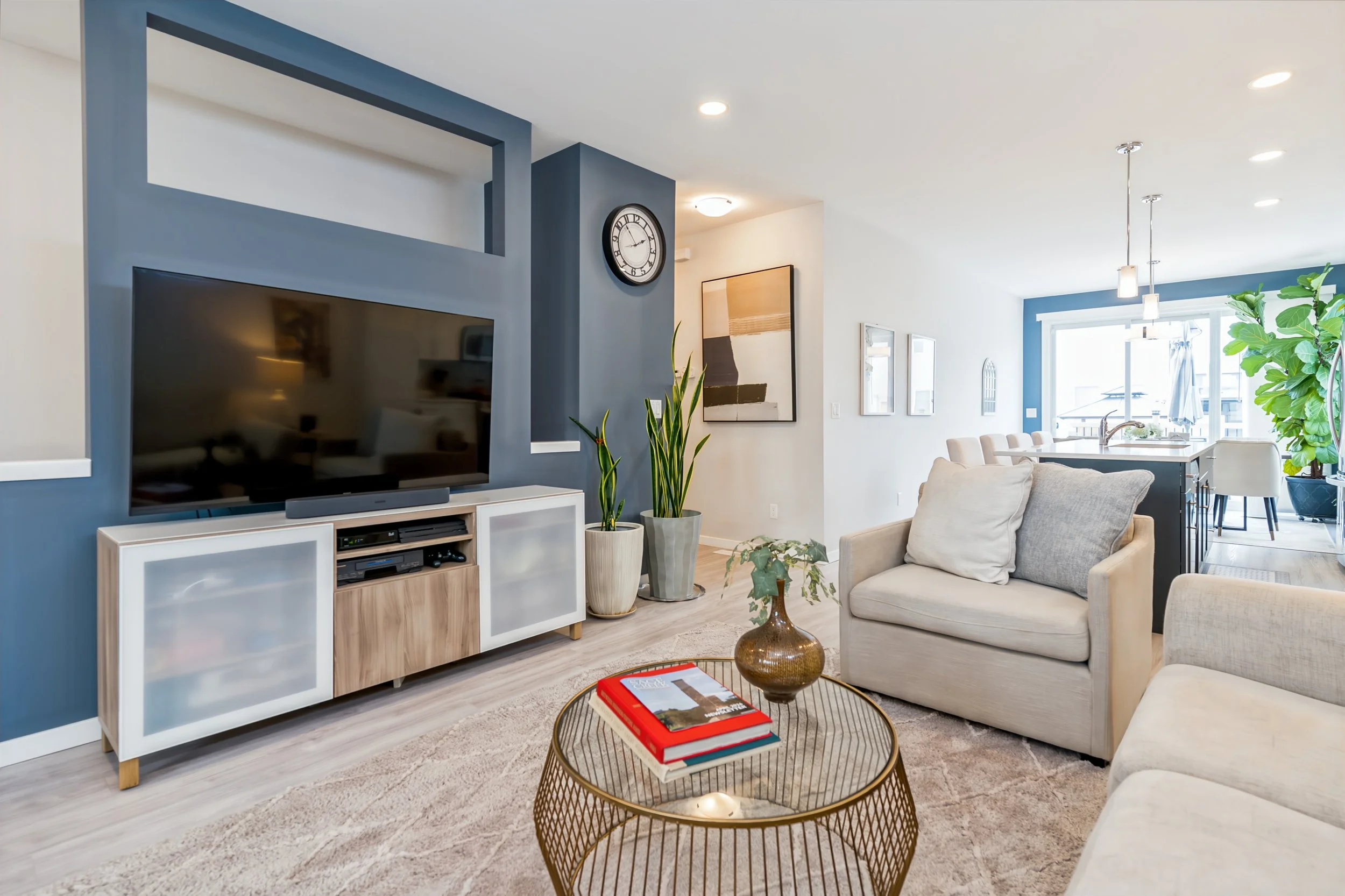 003 Great room in move-in-ready Broadview bungalow.jpg