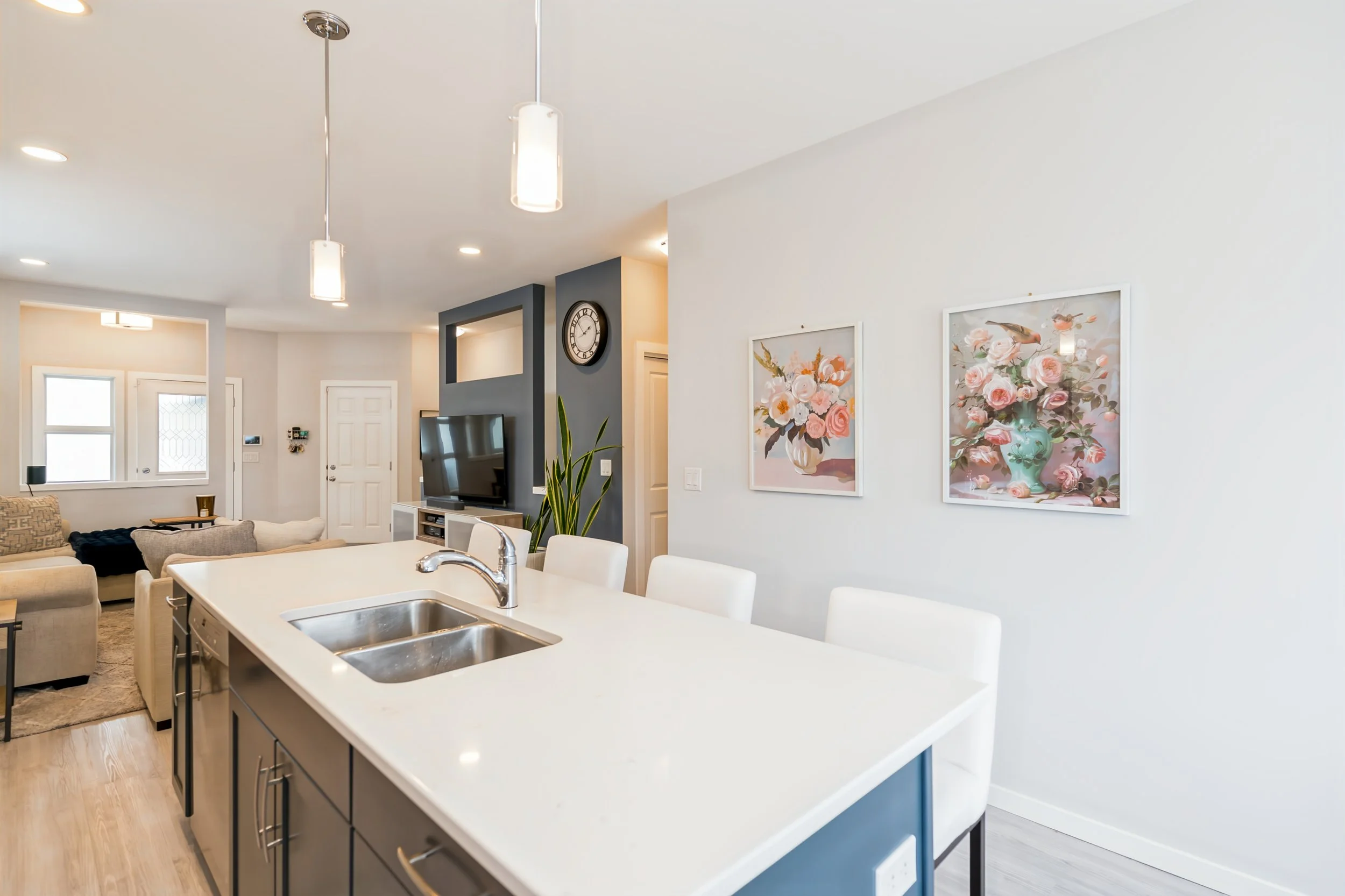 014 Kitchen and great room at 44 Trapper Lane.jpg