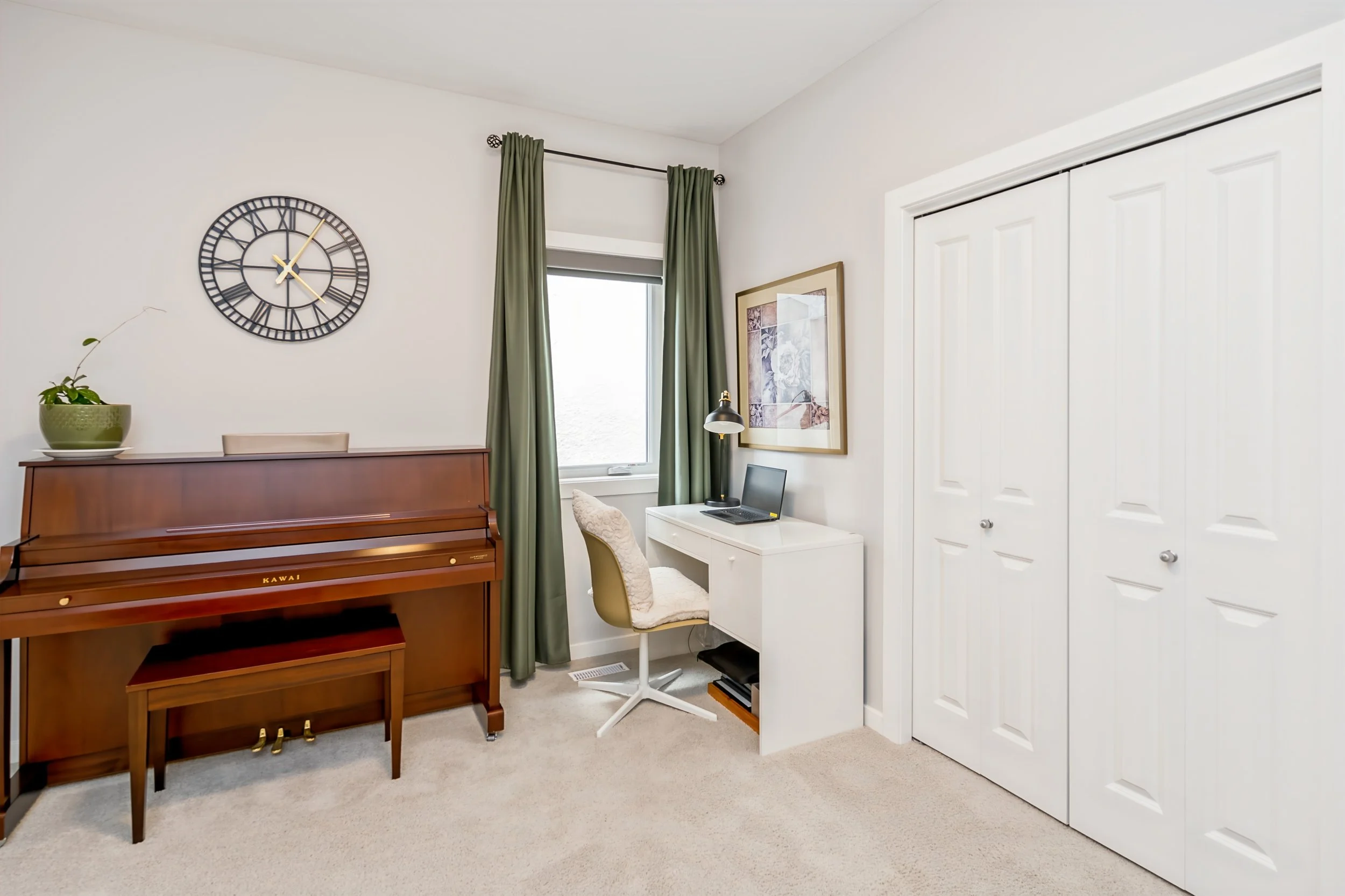 033 Flexible bedroom or home office space.jpg