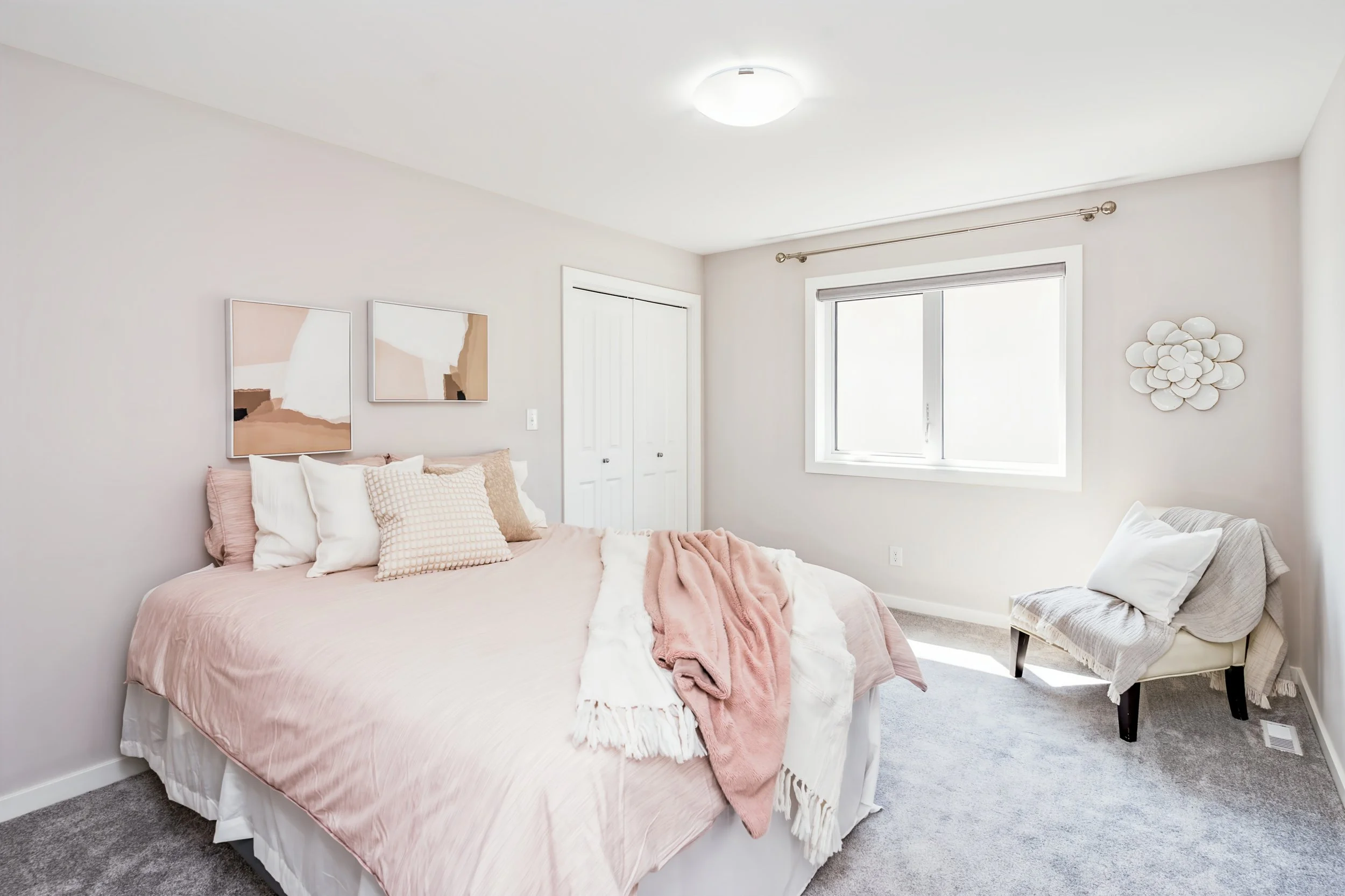 030 Second upstairs bedroom with walk-in closet.jpg