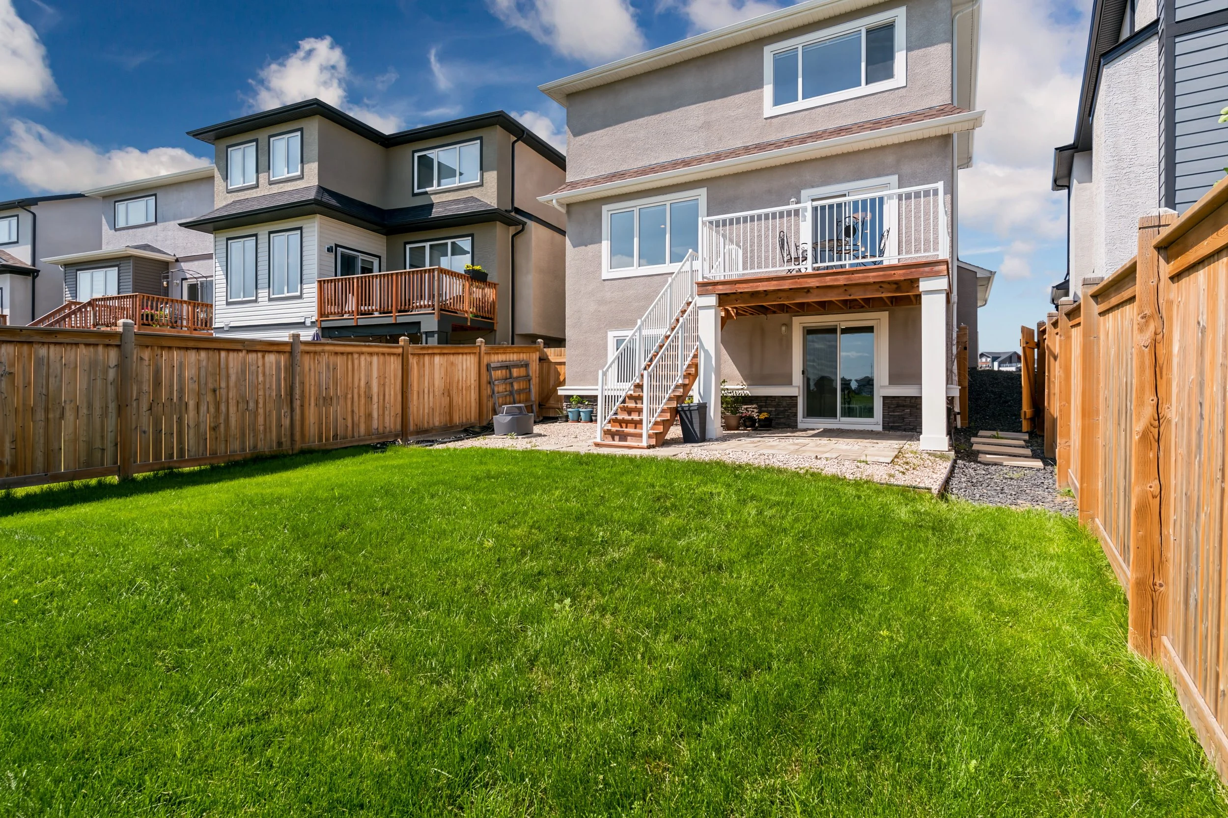 046 fenced backyard in bonavista.jpg