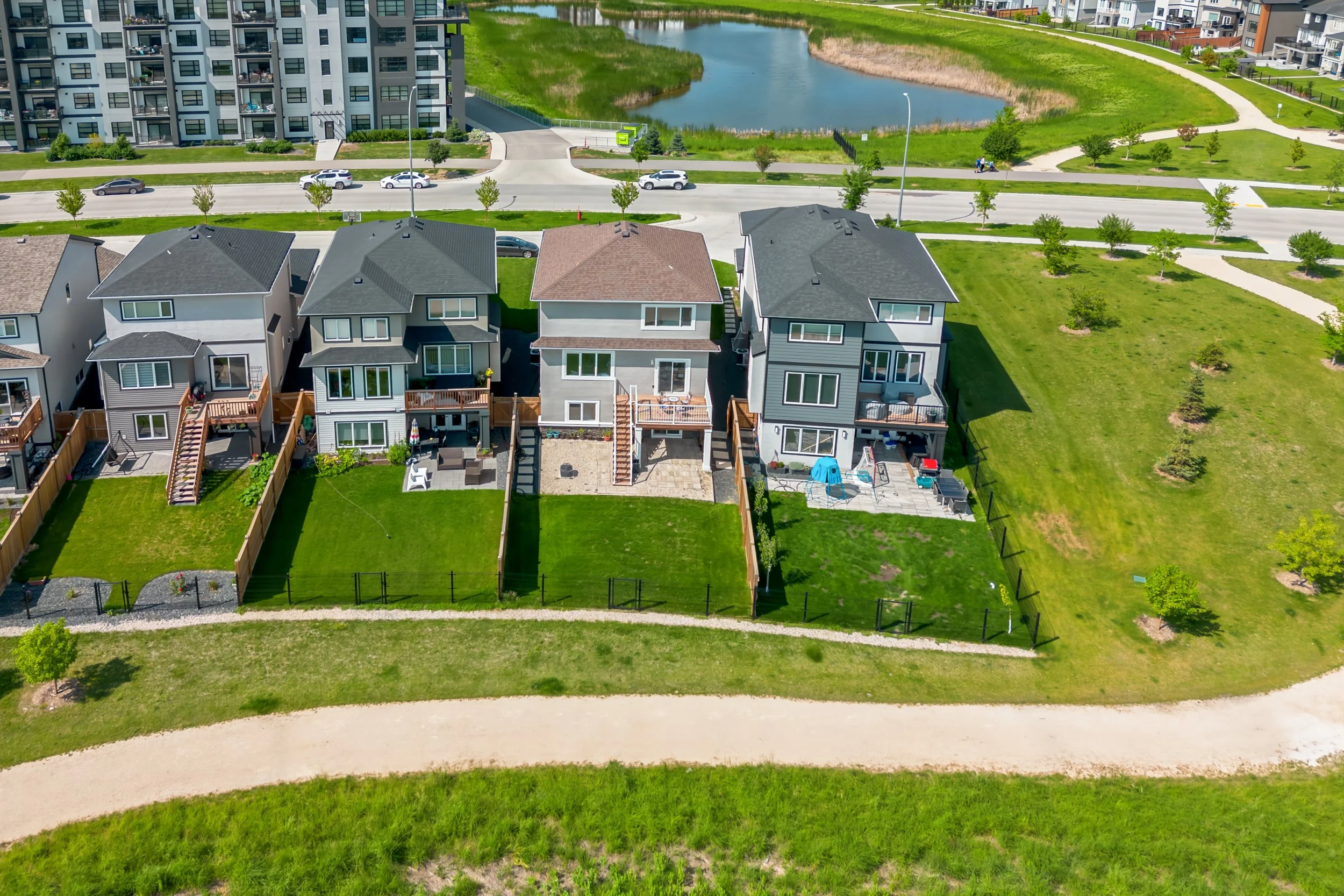 049 exeuctive waterfront homes in Winnipeg Manitoba.jpg