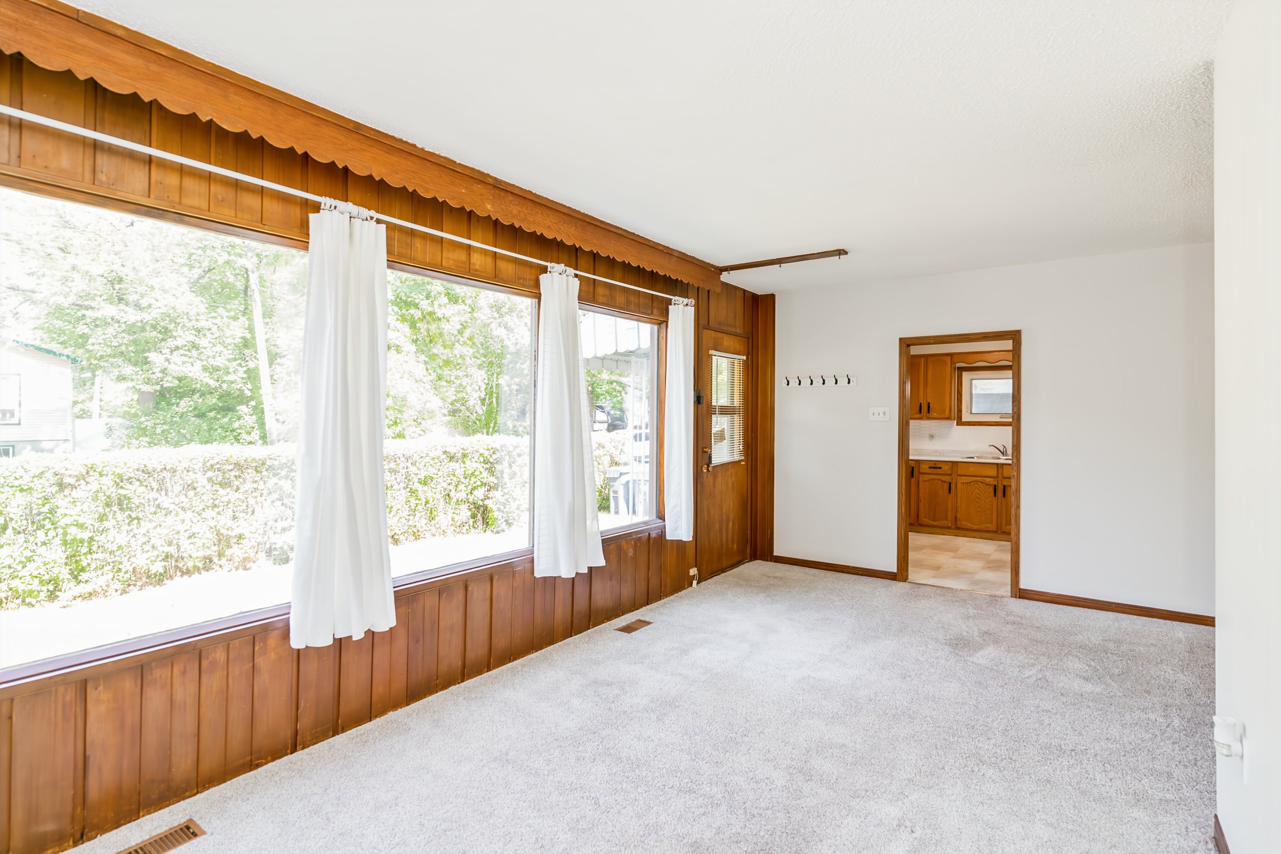 007 Fraser's Grove LIstings.jpg