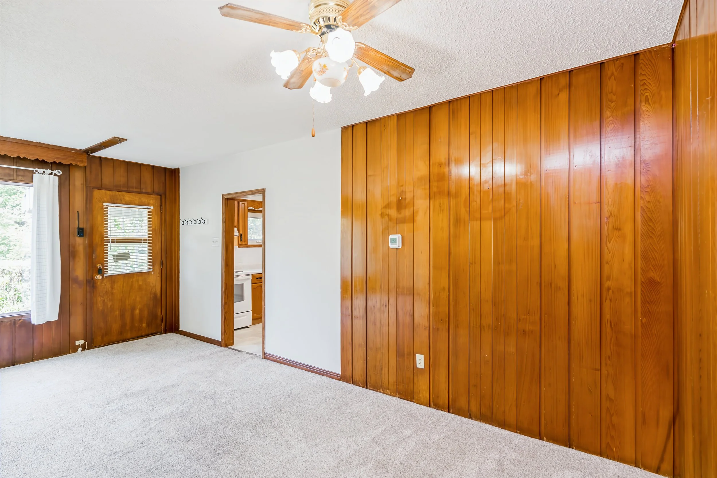 013 Dining space with room for family gatherings.jpg