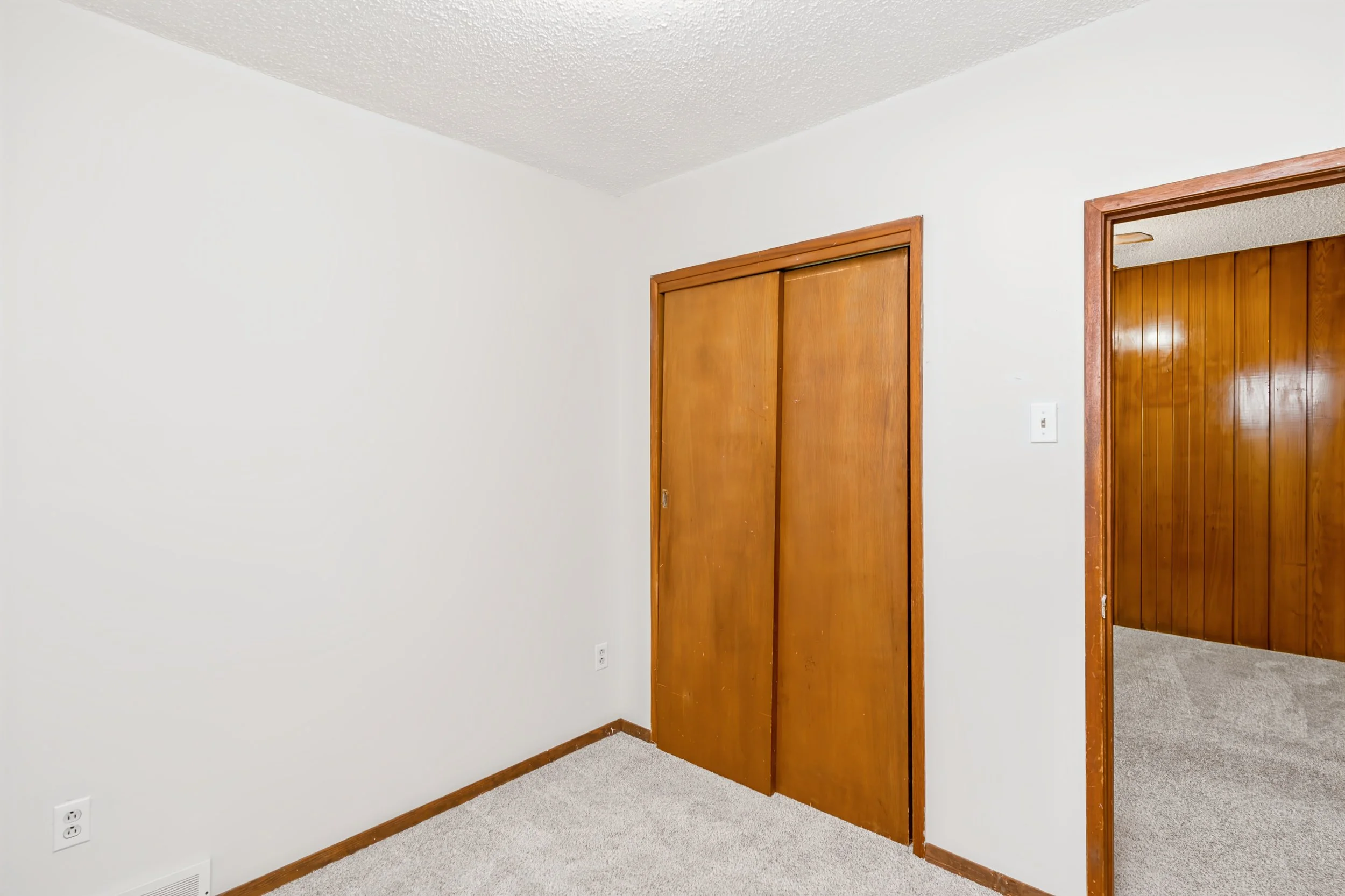 022 Homes with large bedrooms in Winnipeg.jpg