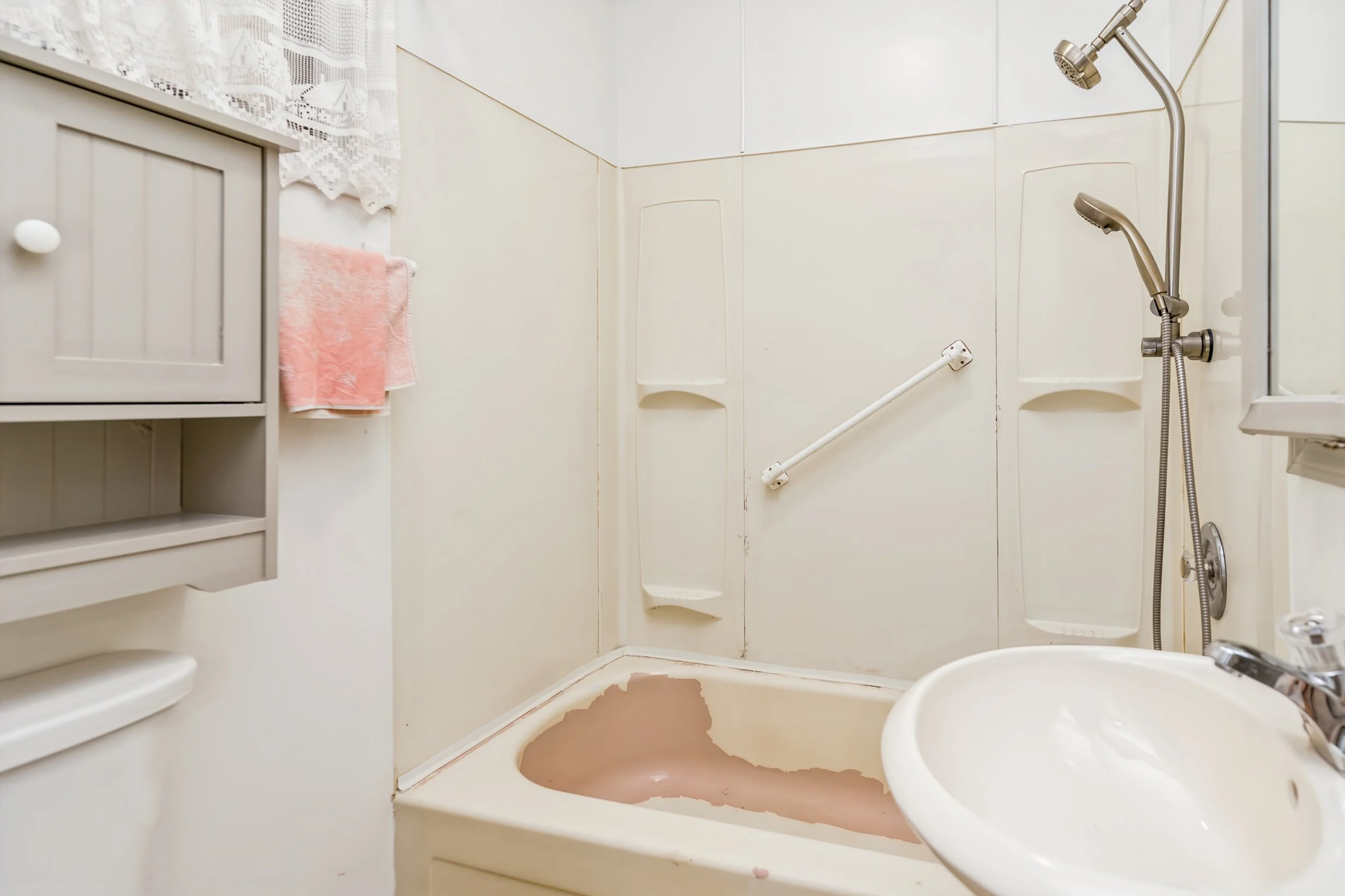 024 Main floor bathroom in Fraser's Grove Home.jpg