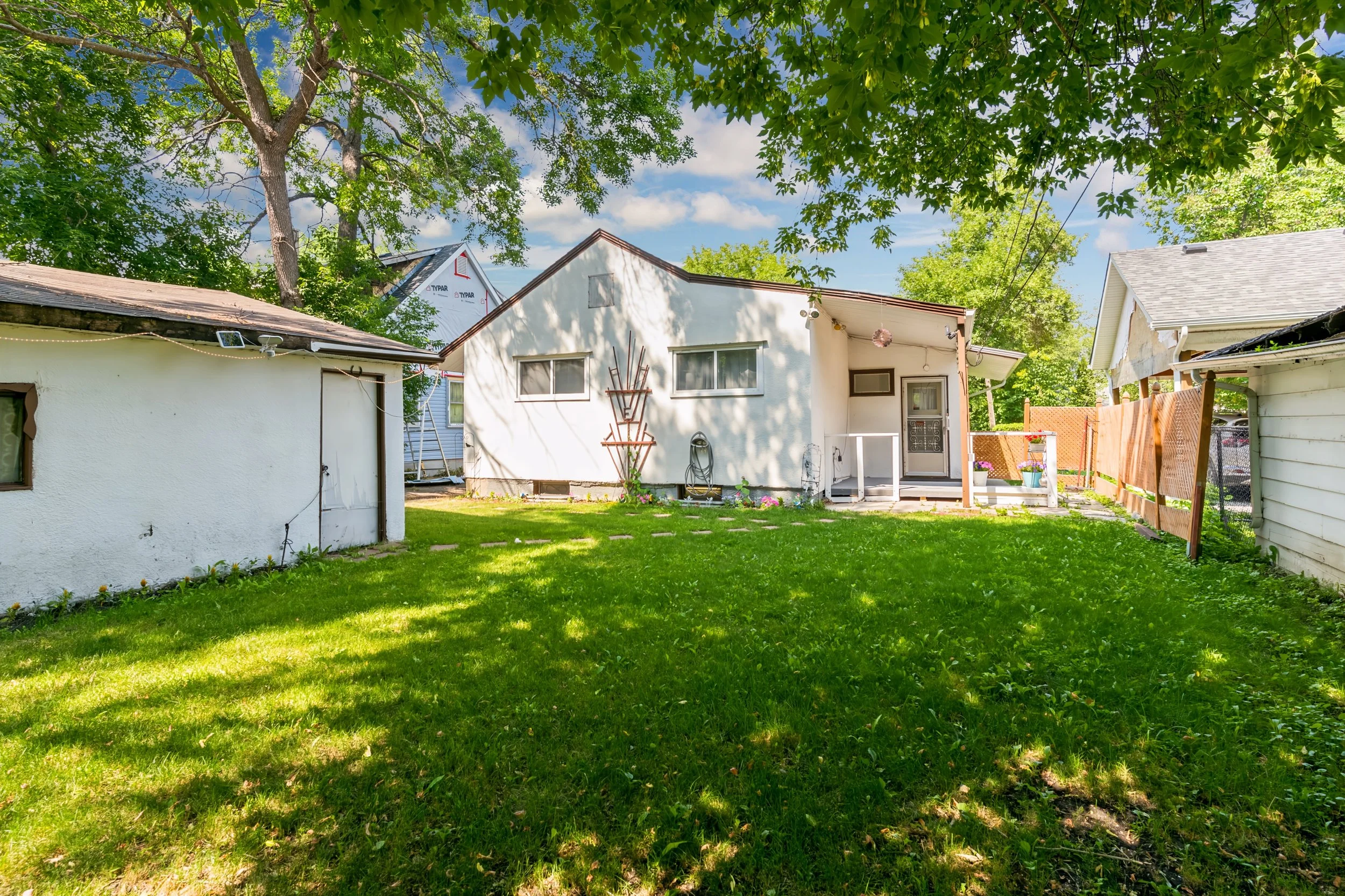 034 Lush park-backing yard in Fraser’s Grove.jpg