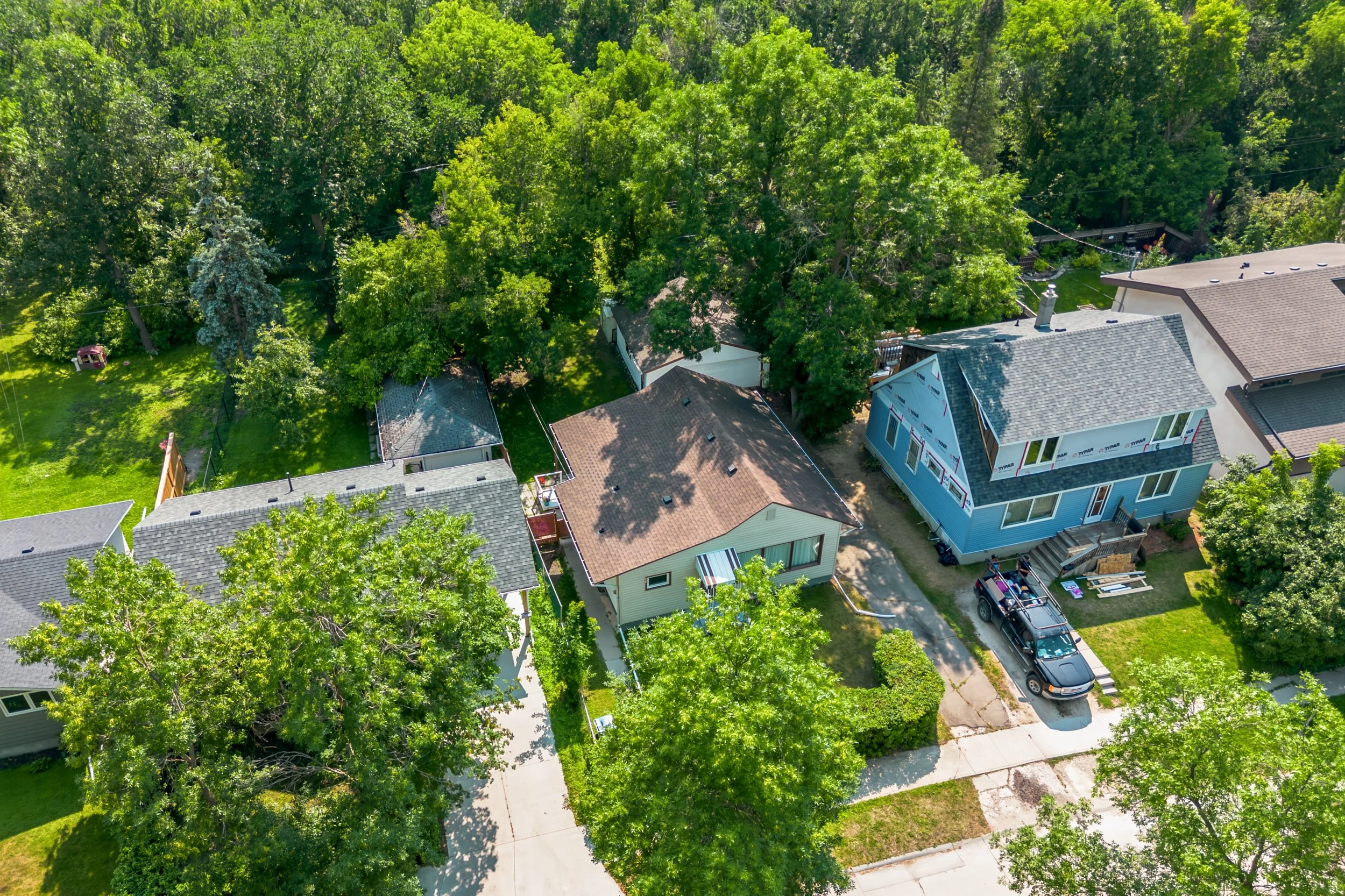 044 Fraser’s Grove property with mature surroundings.jpg