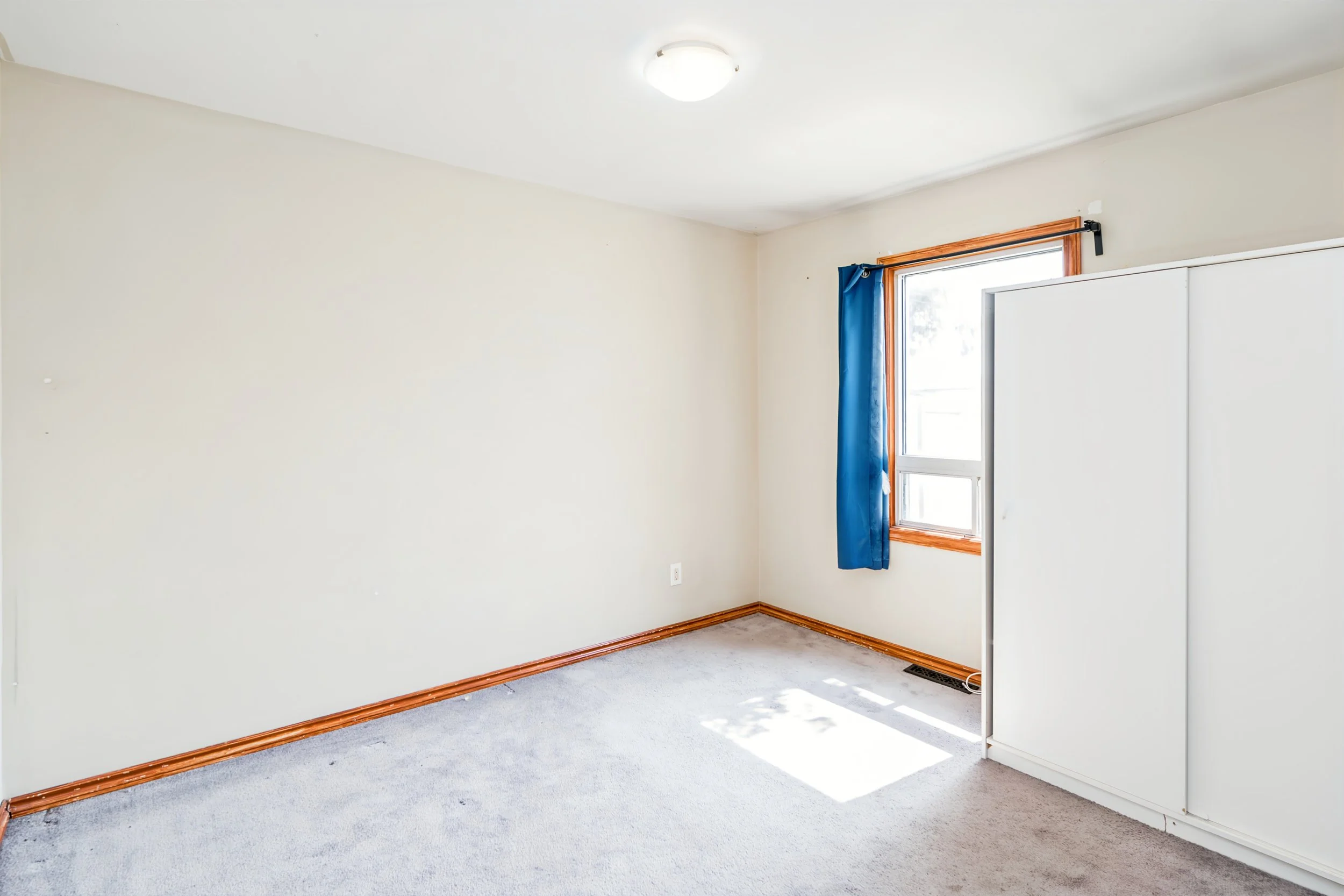 011 Spacious Primary Bedrooom in Winnipeg Home.jpg