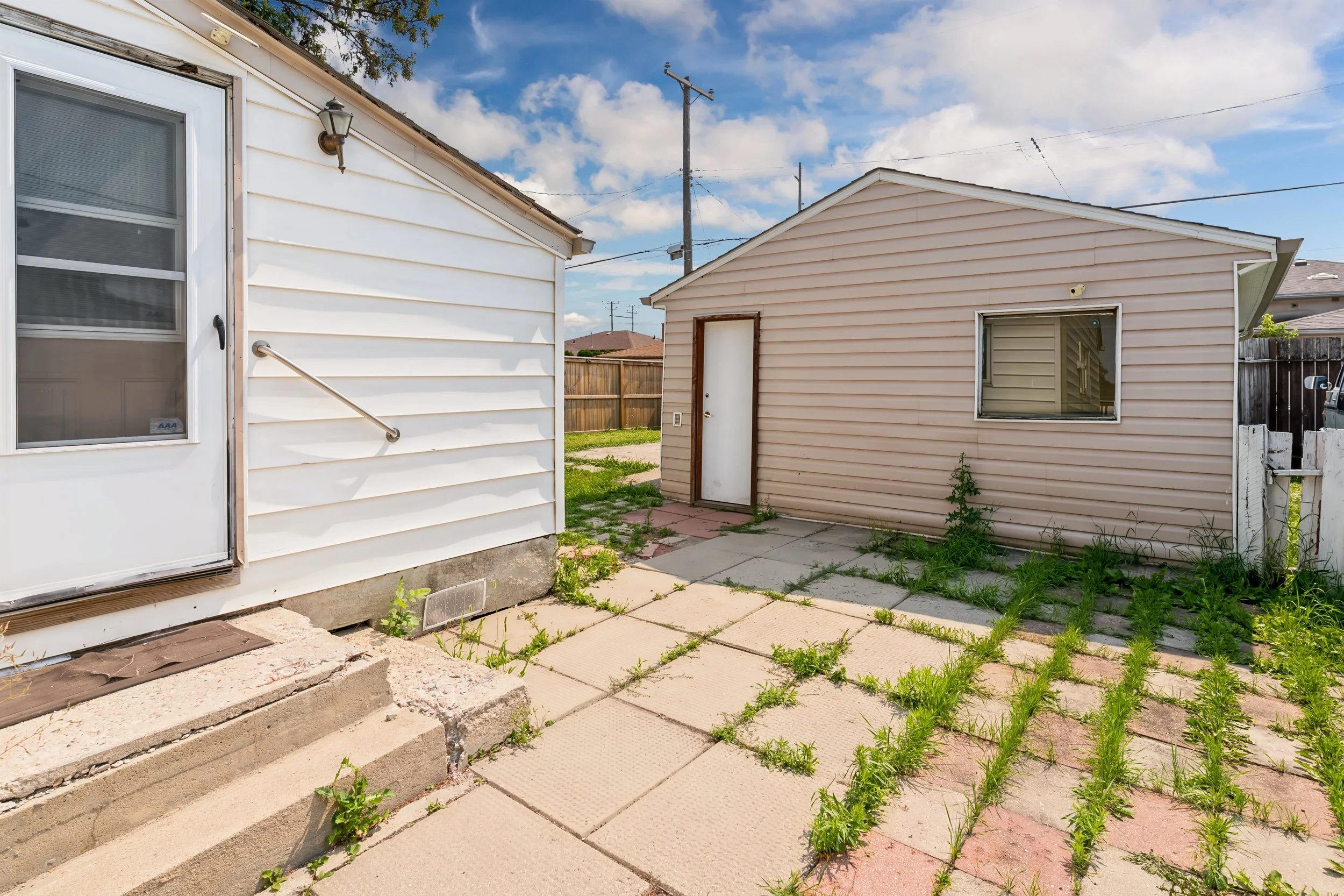 024 homes with patios in winnipeg manitoba.jpg