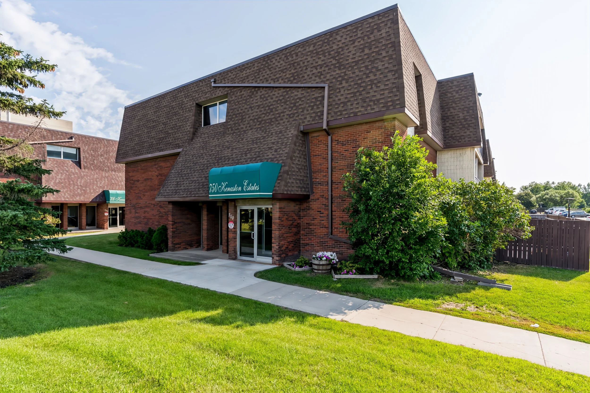 #301-750 Kenaston Boulevard, River Heights