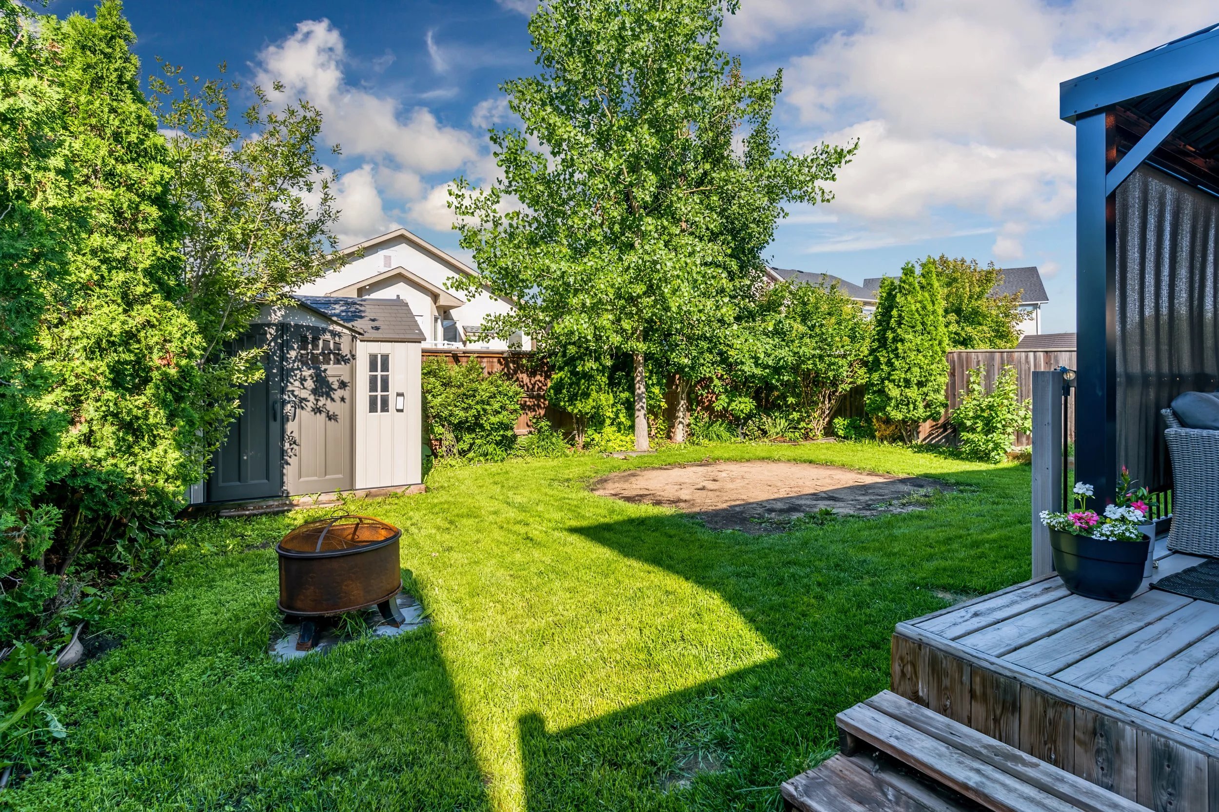 035 homes with fenced backyards transcona.jpg