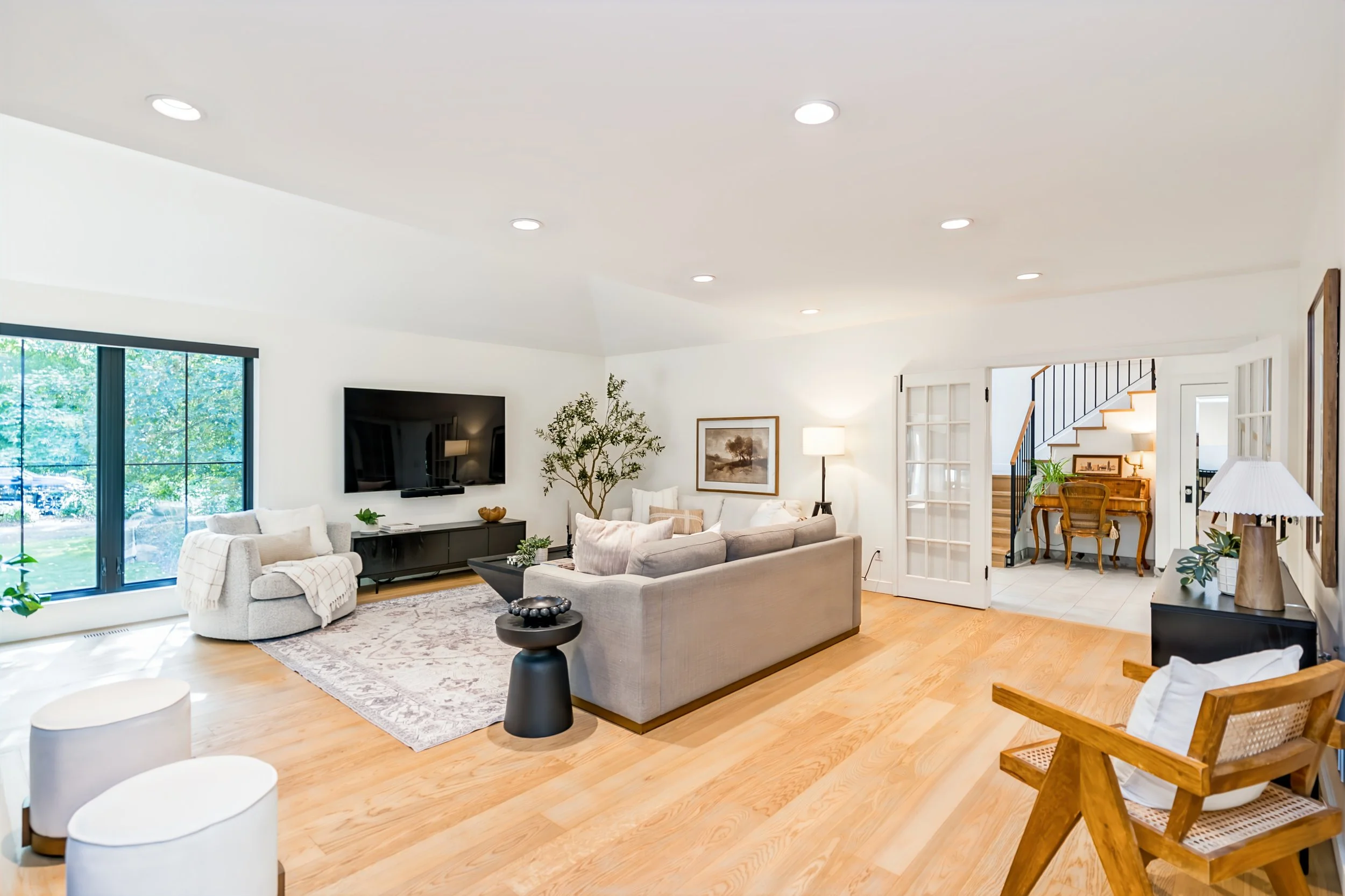 009 Hardwood flooring in renovated North Drive home.jpg