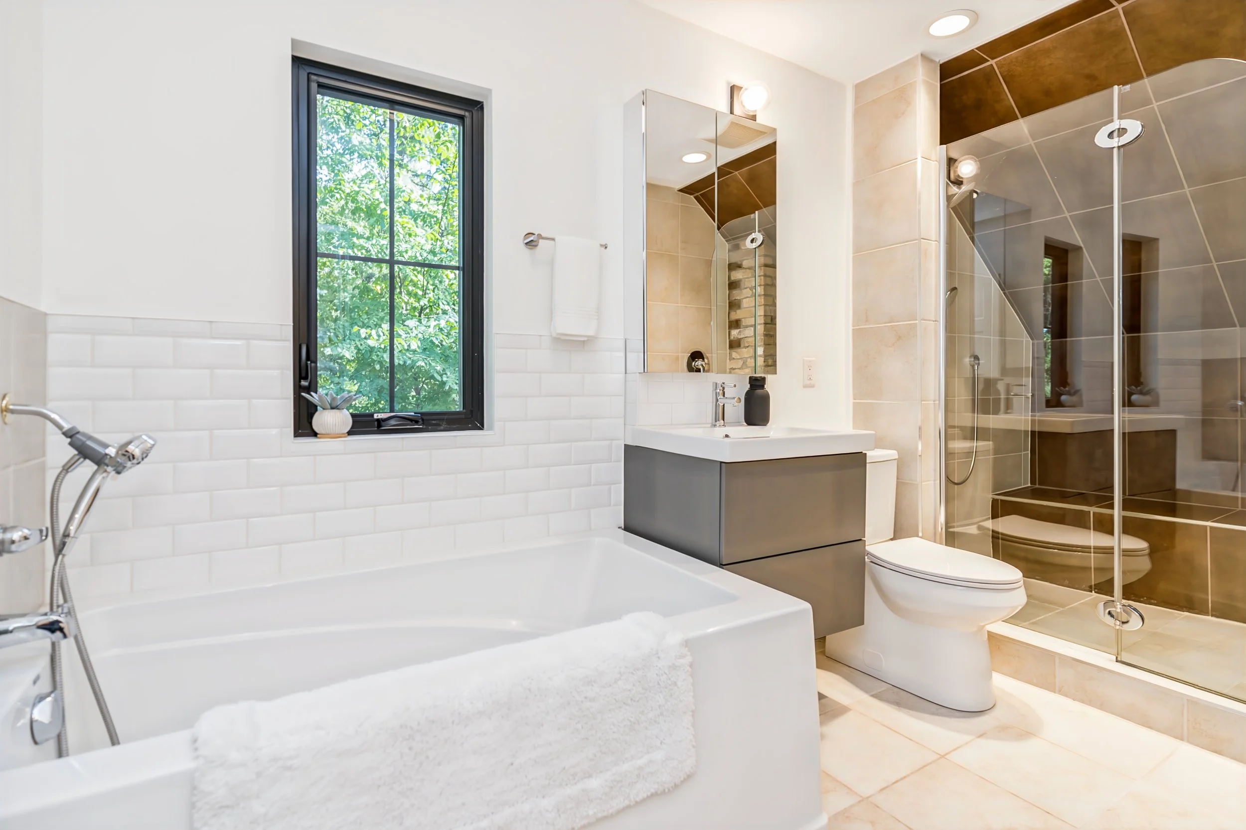 063 Upstairs bathroom with exposed original brick.jpg
