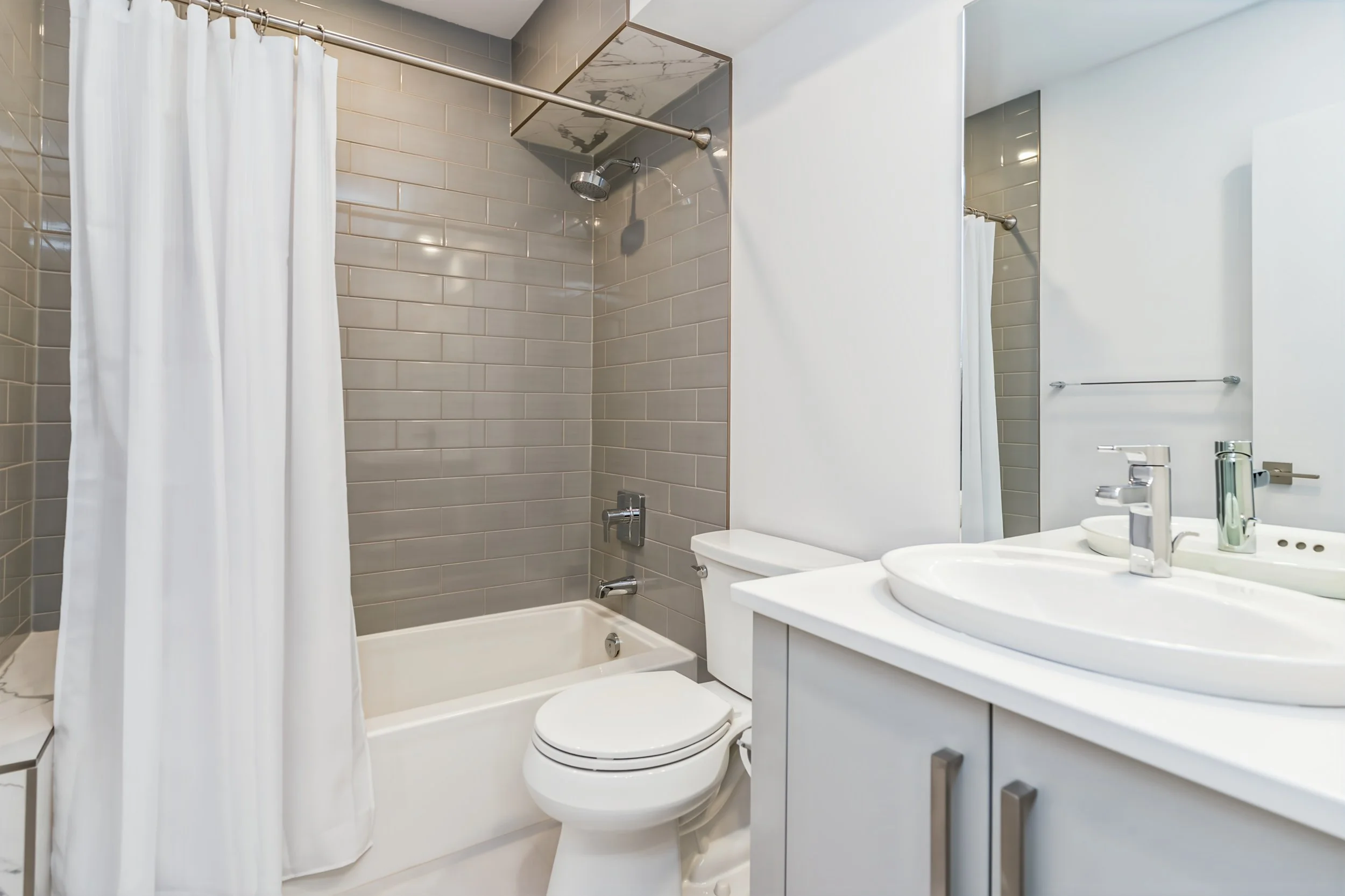 046 Finished basement bathroom with heated tile floors.jpg