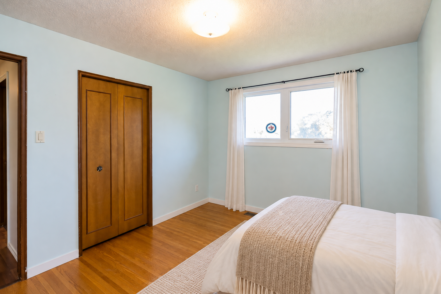 Serene mint bedroom with single bed-2.png