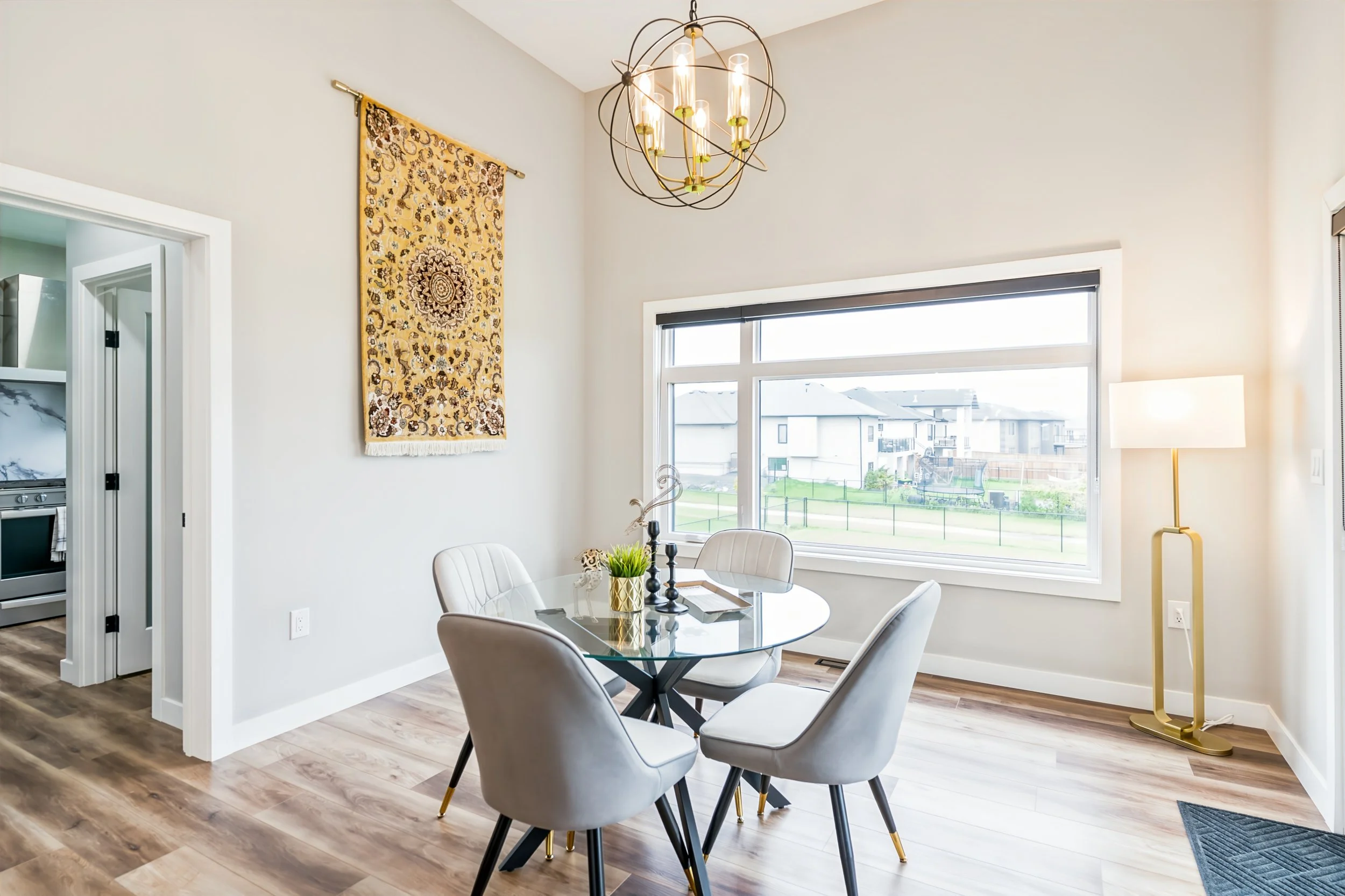 029 Dining area connected to the kitchen and living room..jpg