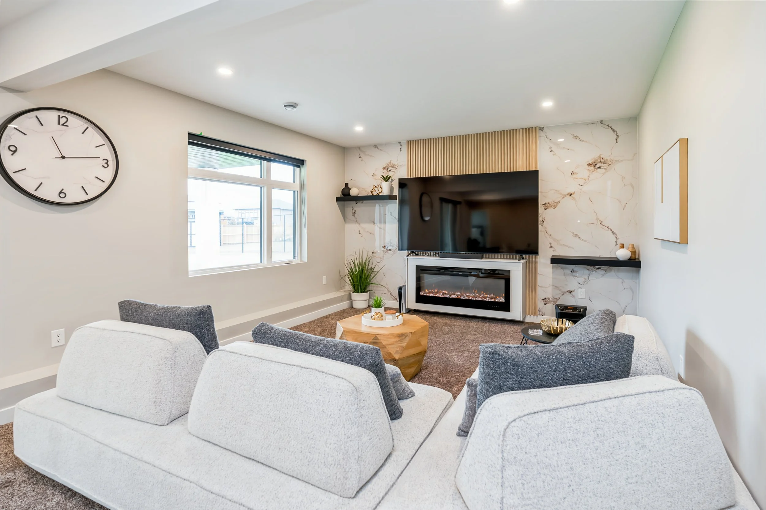 060 Luxury Homes in Winnipeg Manitoba.jpg