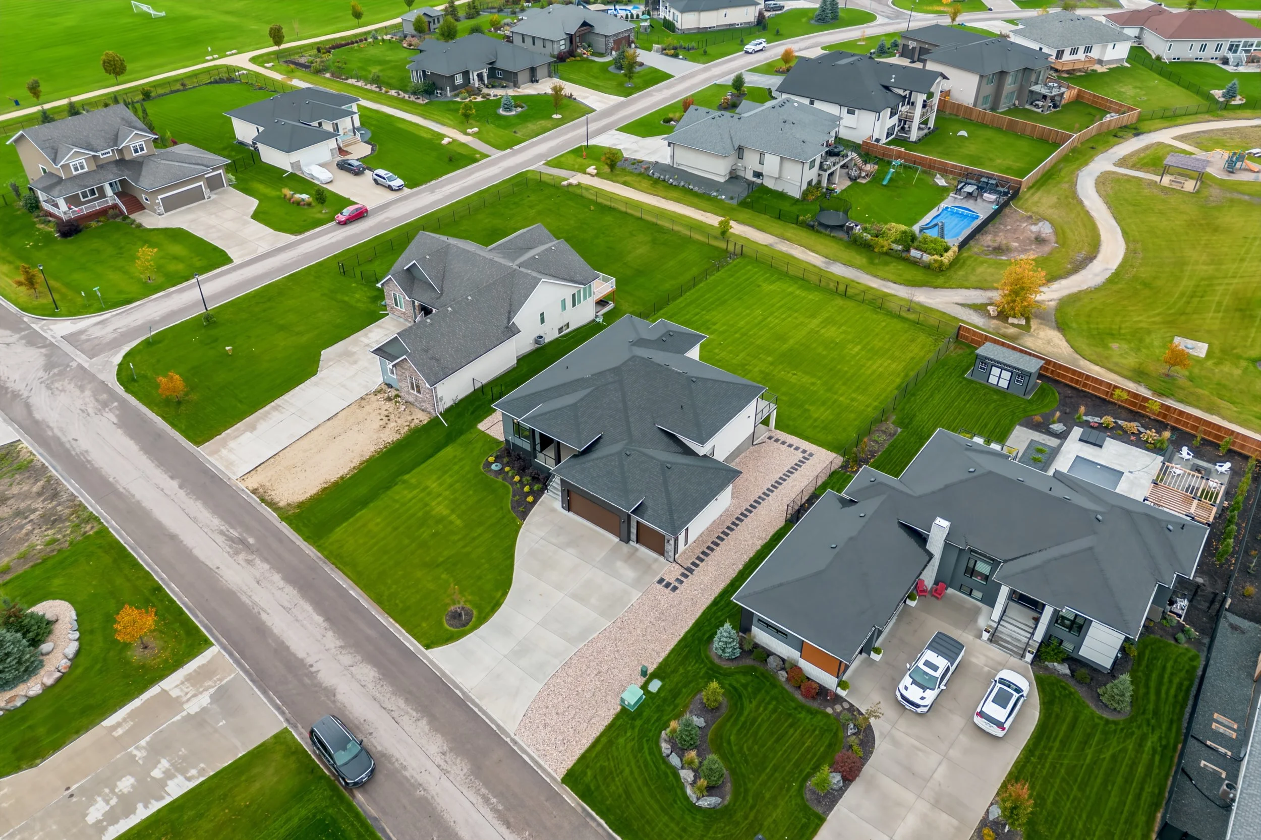 094 oversized homes and lots in Manitoba.jpg
