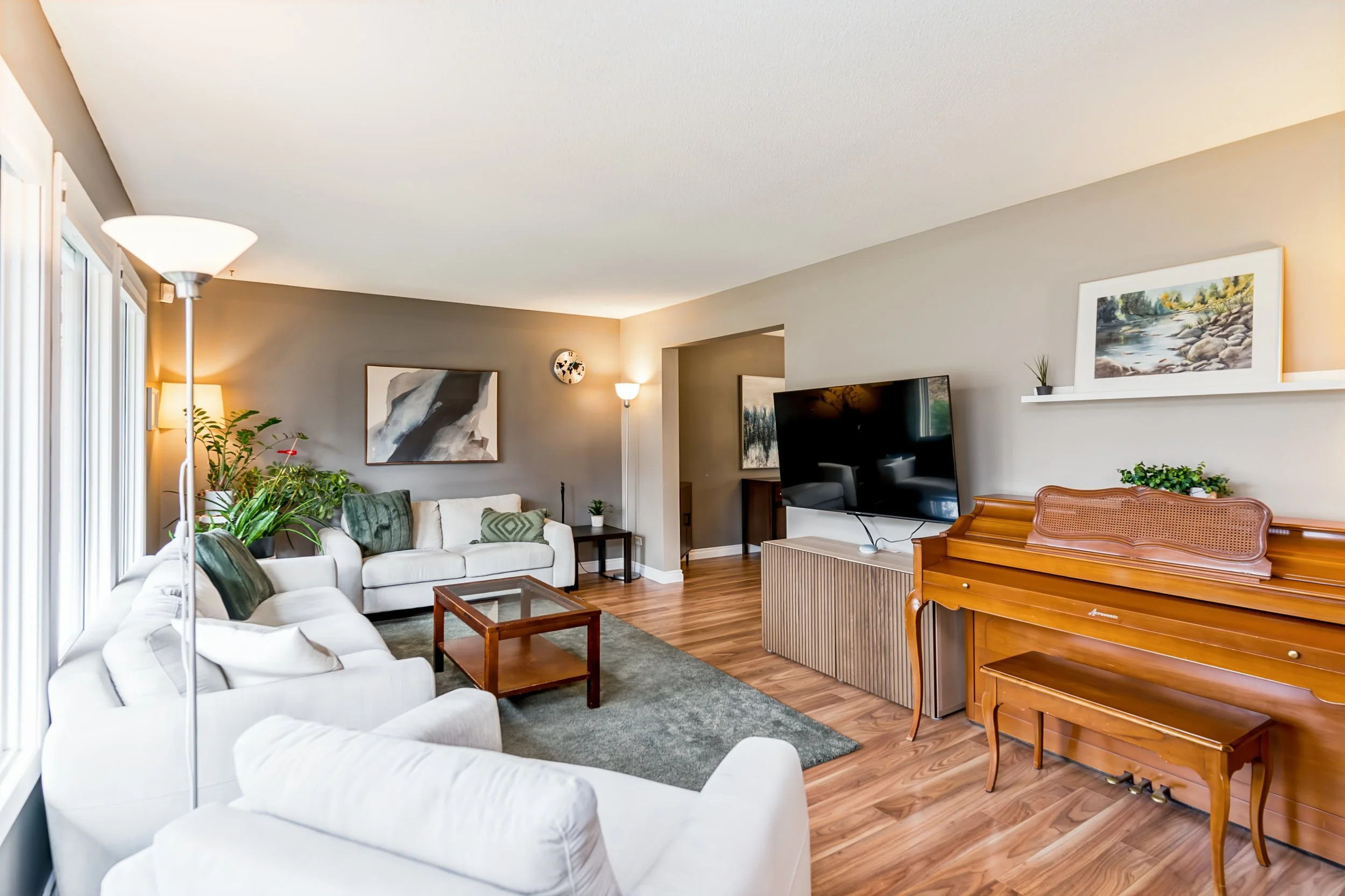 002 Two-storey four-bedroom home in St Vital.jpg