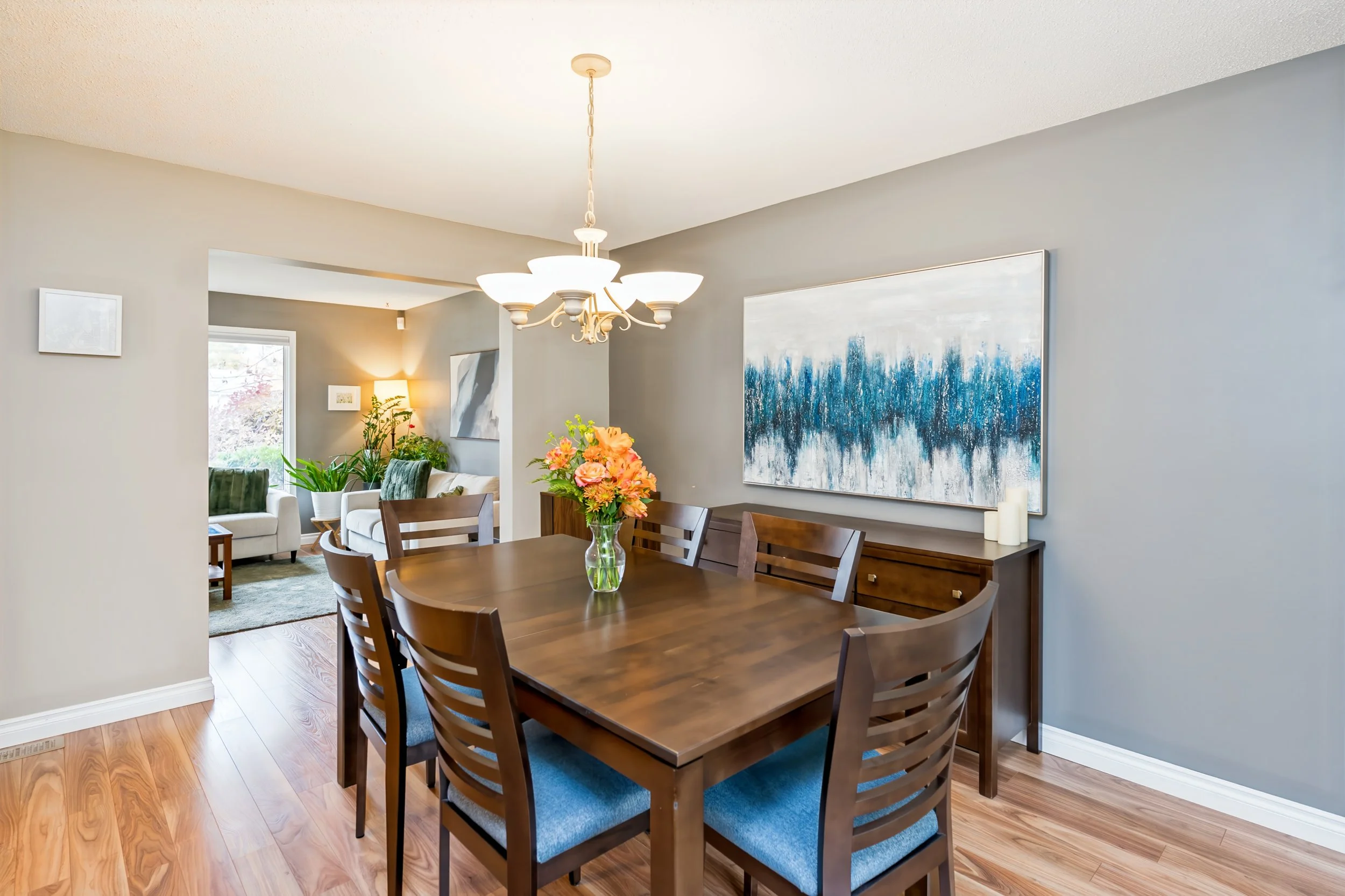 015 Dining room with laminate flooring in this Meadowood home..jpg