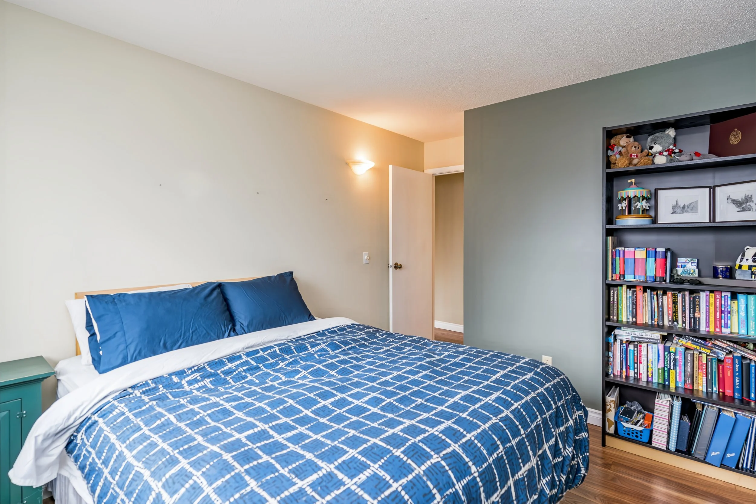 029 homes with oversized bedrooms in St Vital.jpg