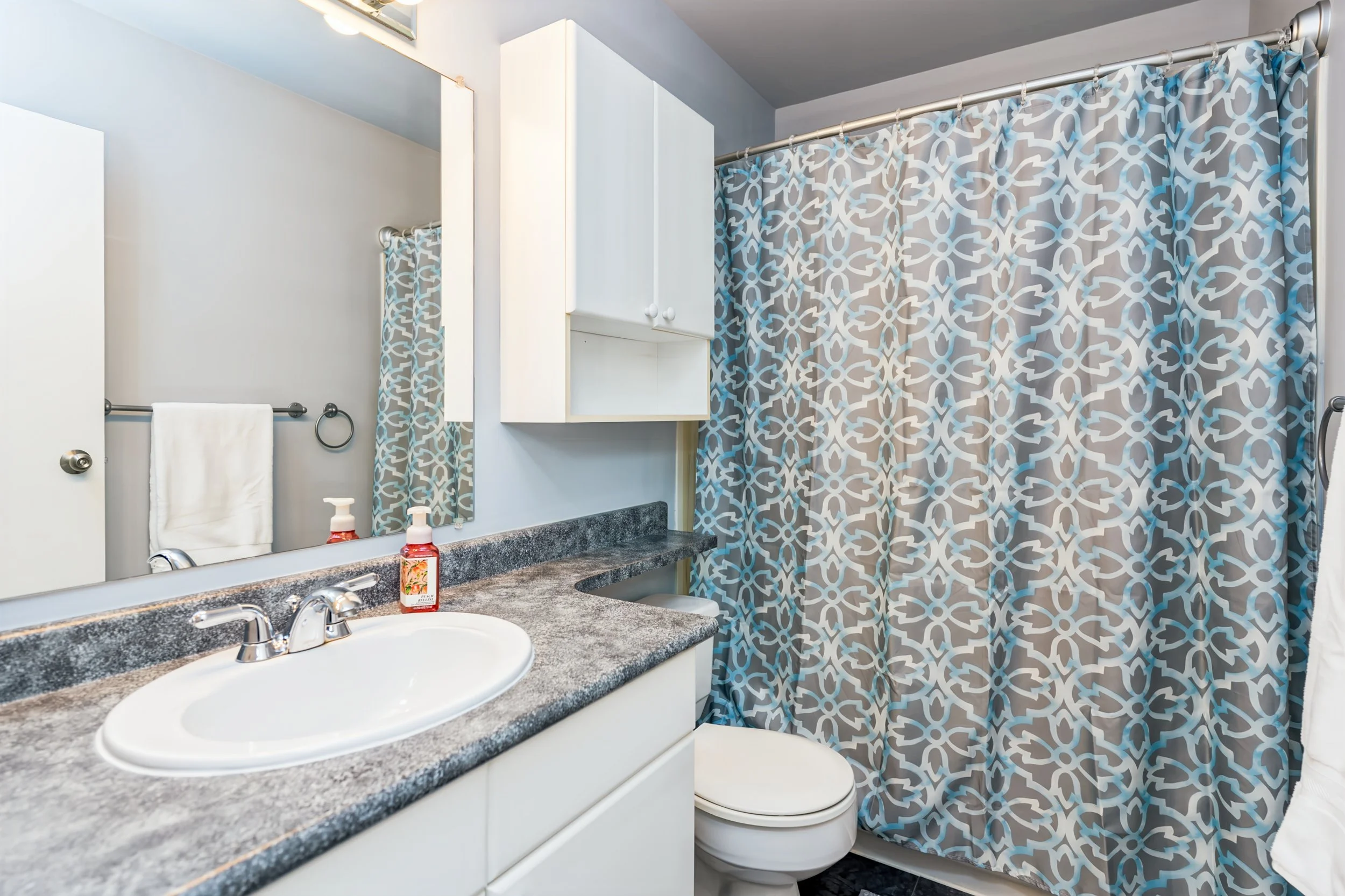 031 Four-piece bathroom on the second floor..jpg
