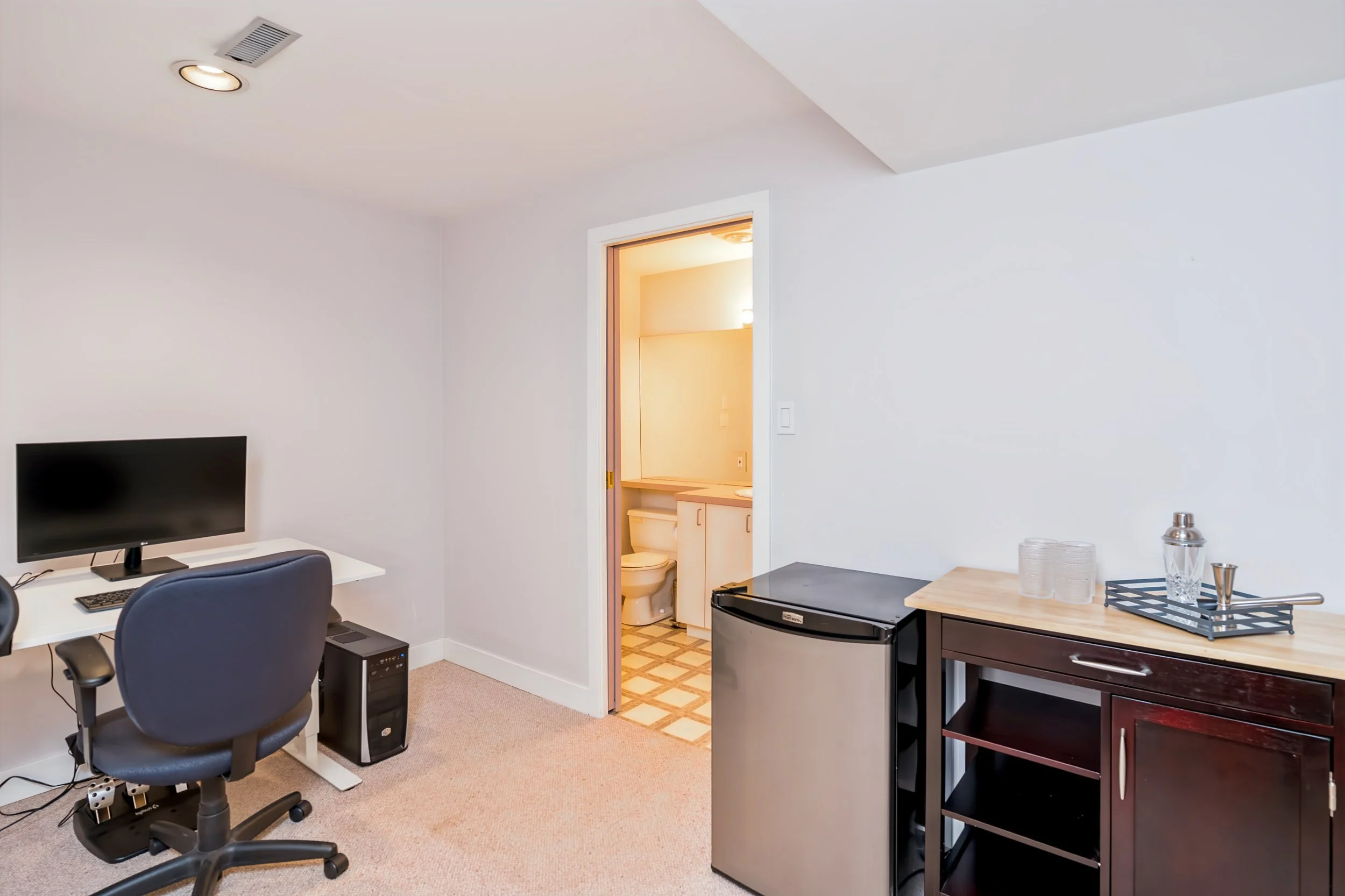 038 Finished basements in St Vital.jpg