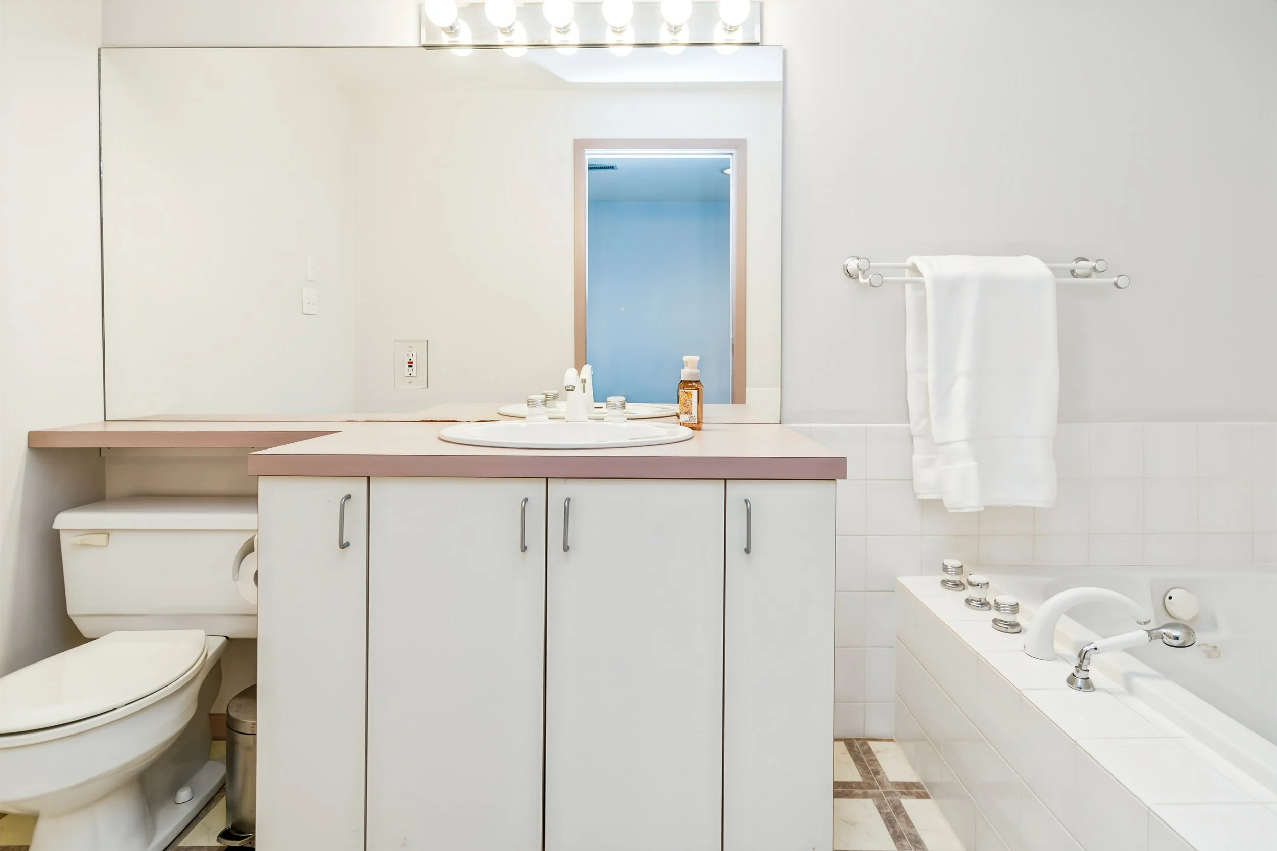 039 Three-piece basement bathroom with a deep jetted tub..jpg