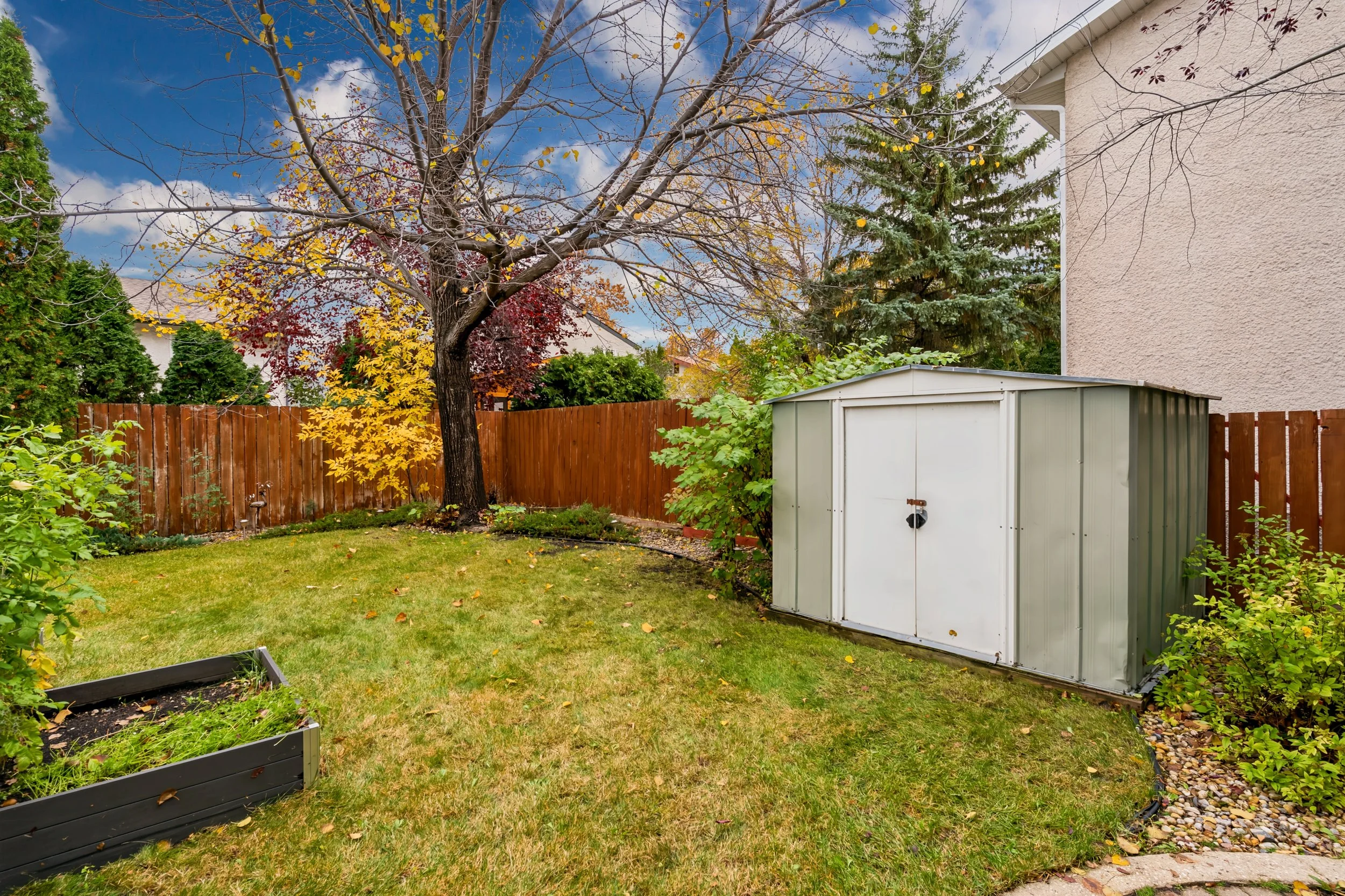 045 family homes in winnipeg manitoba.jpg