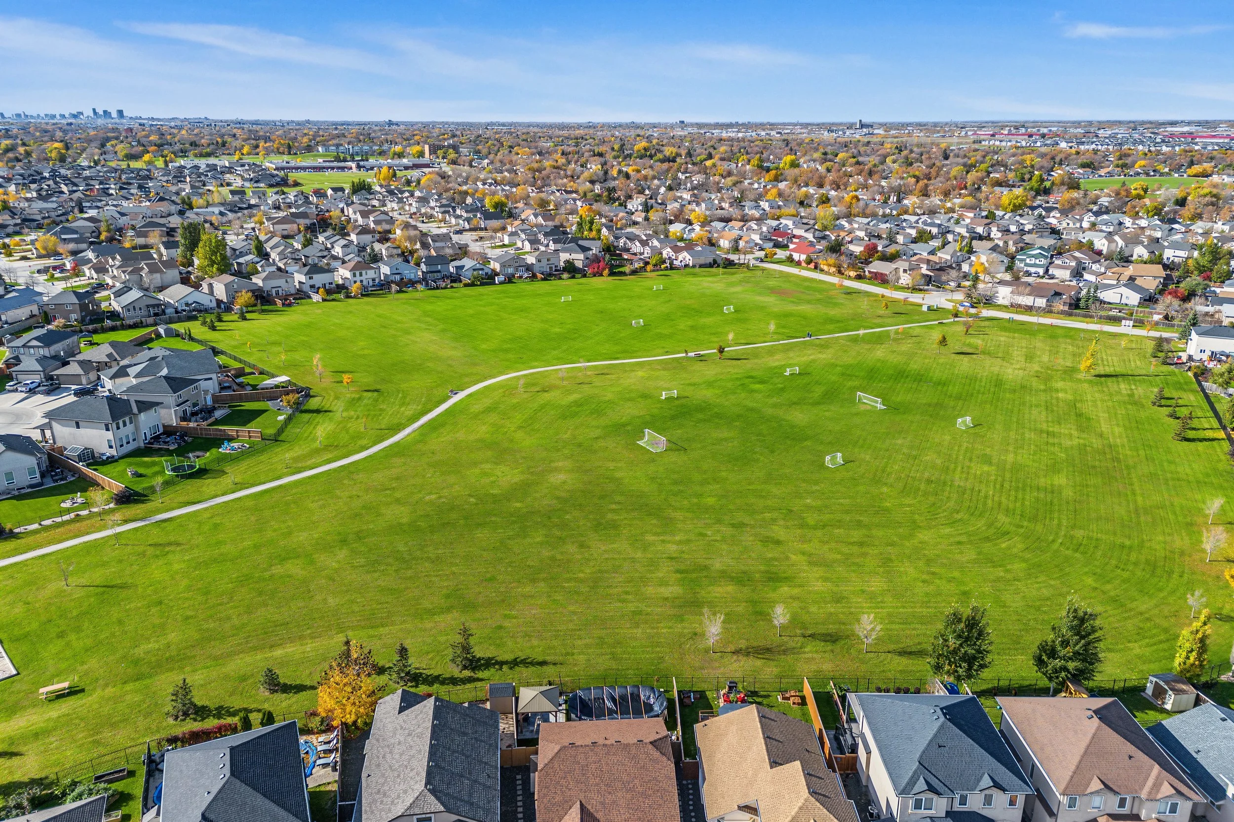 049 homes near parks in winnipeg manitoba.jpeg