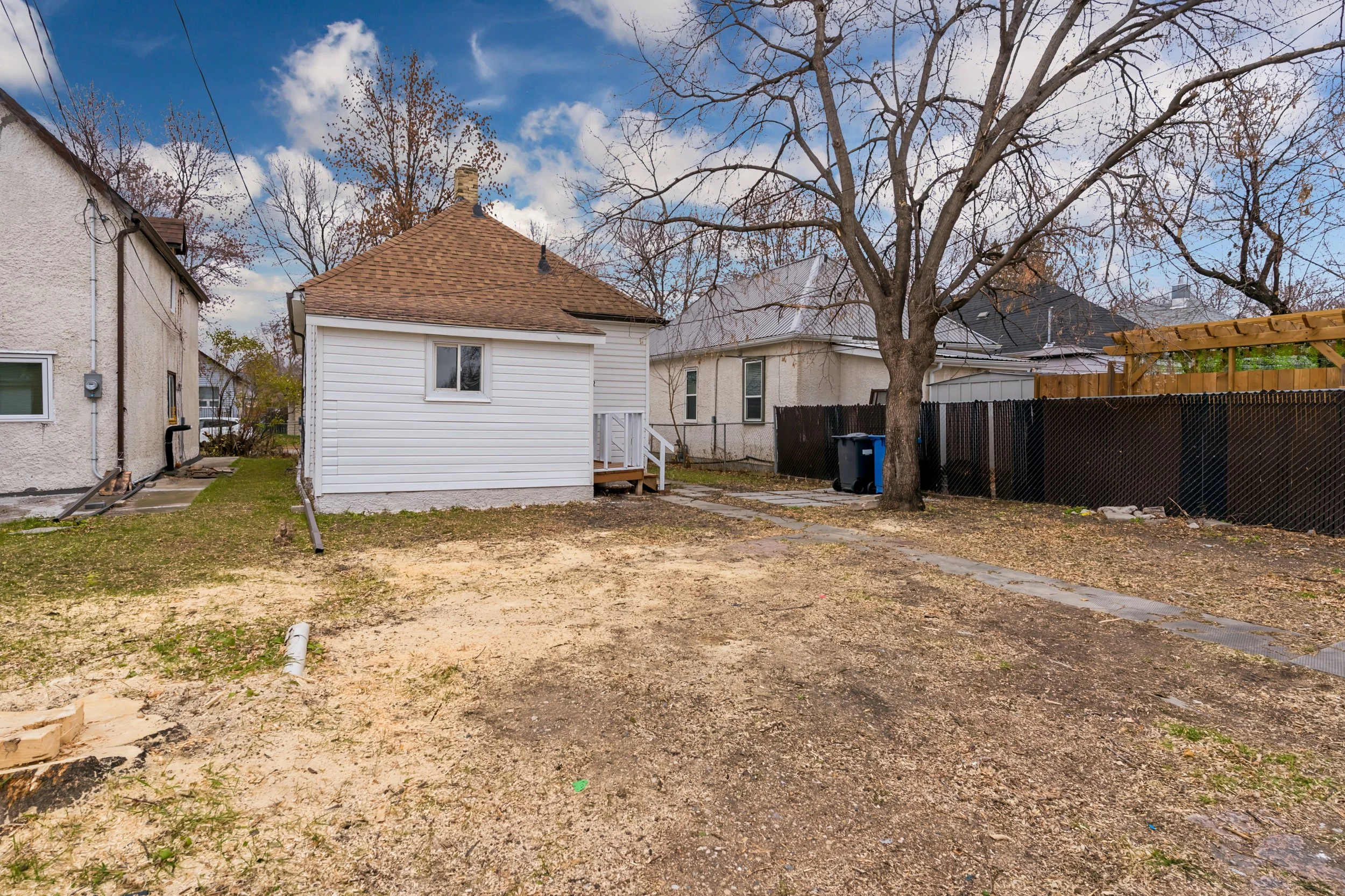 902-alfred_00004.jpg