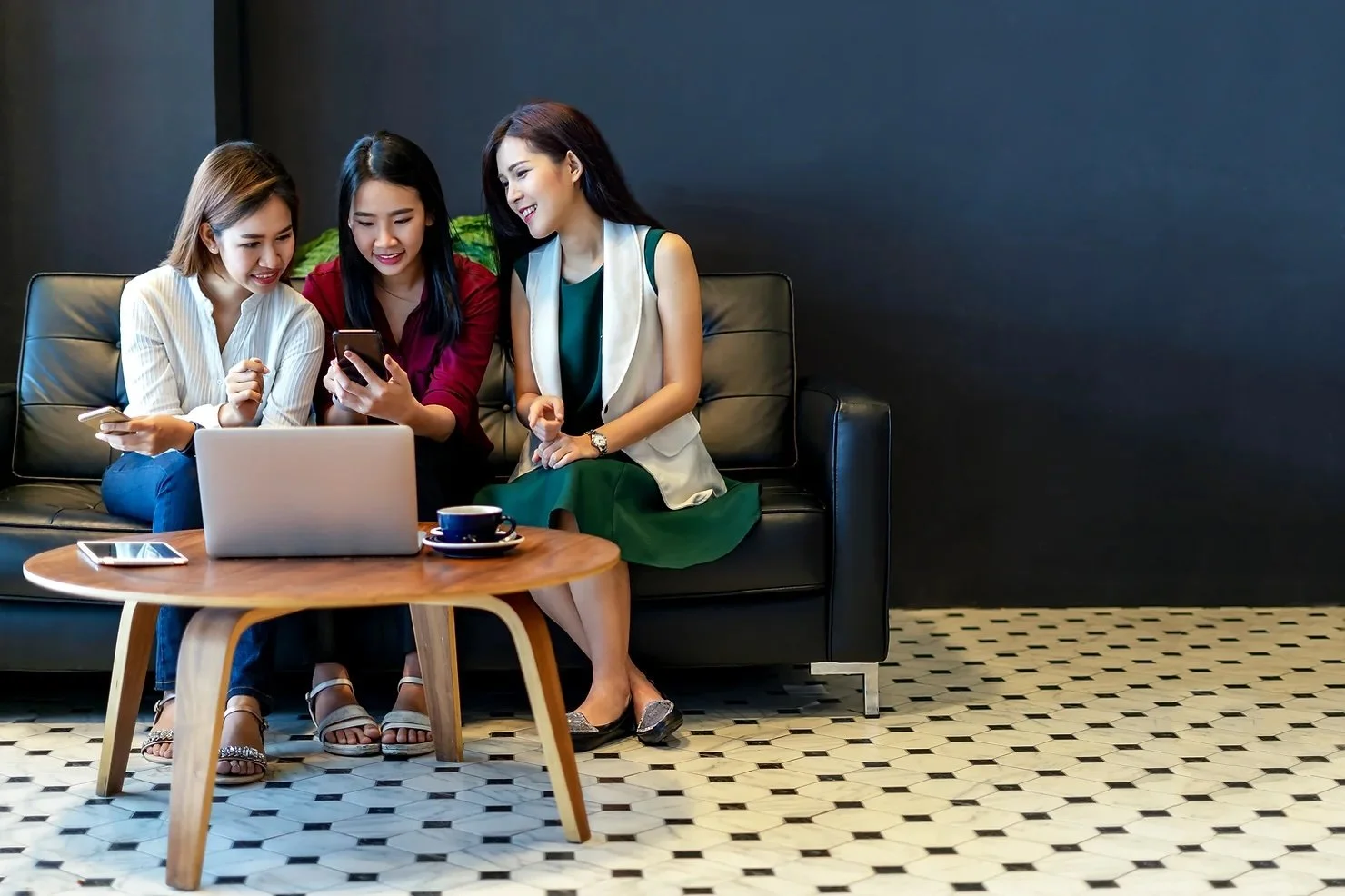 Navigating the Workplace as a Mom: The Benefits of Having a Career Mentor